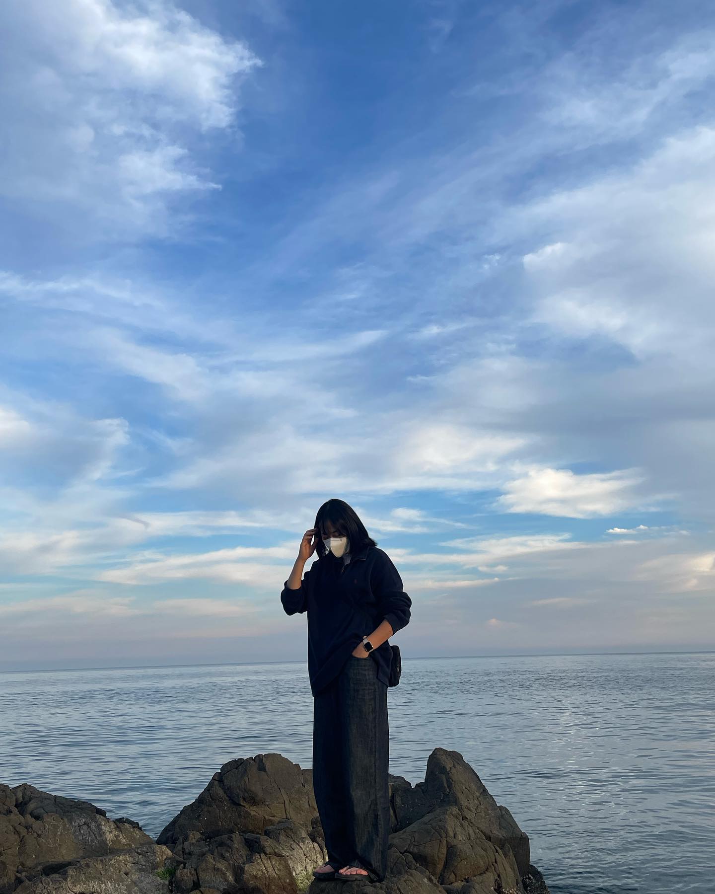 ☁️
.
.
#경주 #바다 #여행 #주상절리 #fashion #fashionmodel #instagram #일상 #스트릿 #미니멀 #미니멀룩 #데일리 #셀기꾼 #무채색코디 #무채색 #감성 #오오티디 #ootd #모델 #model #daily #style #magazine #likeforfollow #followforfollowback