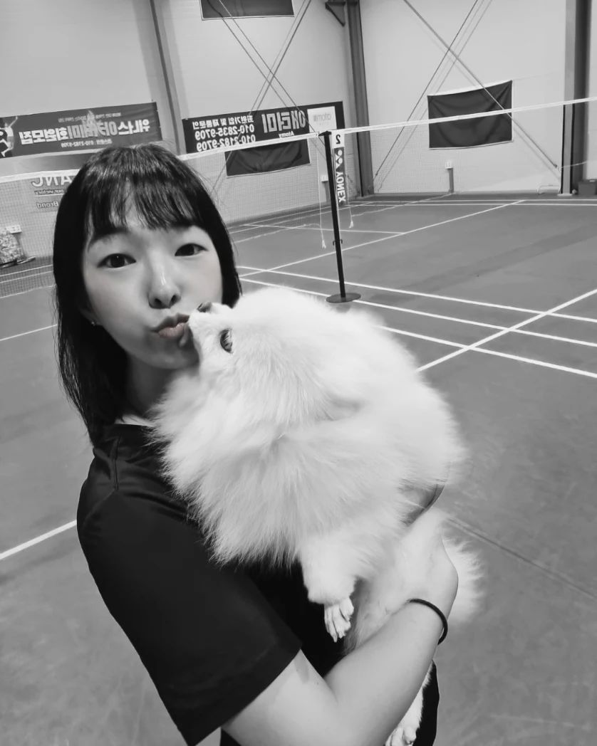 #갱이의민턴일기 
오랜만에 저녁운동과 오랜만에 보리 만남!
(리보리보짱.....입냄새는 여전🙄)
.
.
.
#영종도 #영종도배드민턴 #영종도민턴 #박석공원배드민턴장 #은골배드민턴장 #인천공항스카이돔 #배드민턴선수 #배드민턴코치 #배드민턴레슨 #배드민턴아카데미 #배드민턴 #배드민턴그램 #민턴 #민턴스타그램 #minton #badminton #badmintonlovers #🏸 #운동 #운동하는여자 #운동스타스램#플랜비 #시흥배드민턴 #케이배드민턴장 #포메라니안 #pomeranian #반려견 #dog