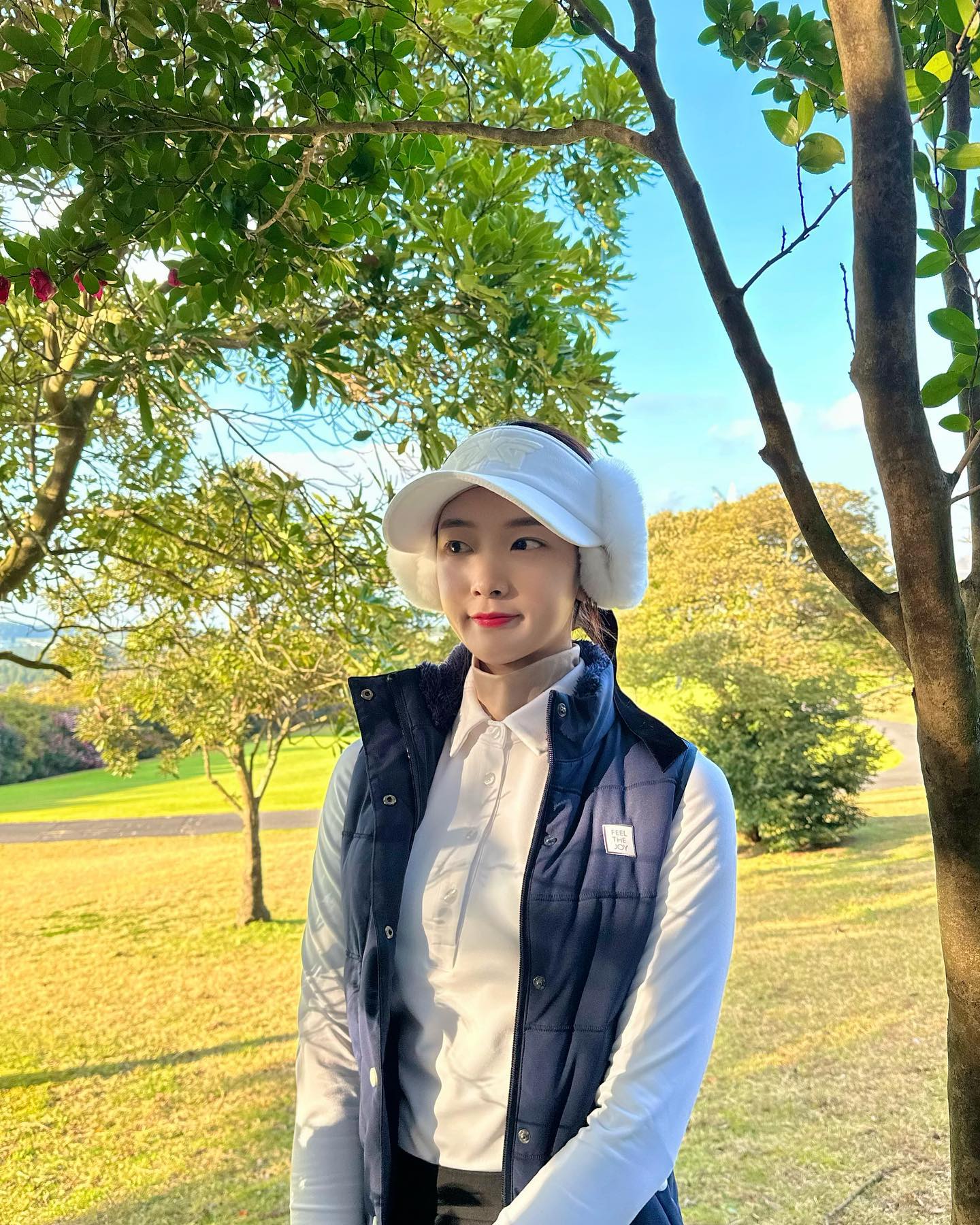 #협찬 mmsports22 
요즘 정말 추워서 뭐라도 하나 더 껴입고 싶은 
마음이 가득한데  이너기모 티셔츠가 
증말 짱짱입니다~~
발열이 되서 진짜 따뜻하고 보드라워서 
안에 입기 딱이었어요 !! 
겨울에 기모없이 못살아~~~🔥
필수템 아닙니까~~❄️