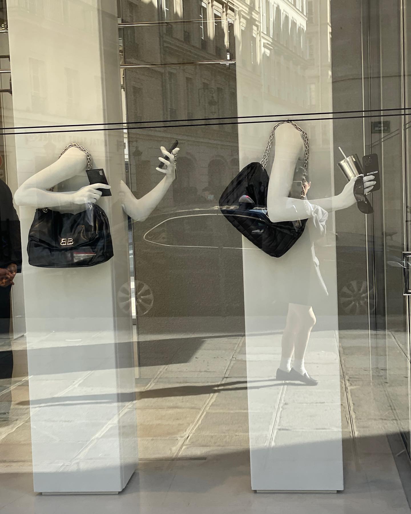 Au revoir, Paris 🇫🇷
파리도 안녕하고 오자마자 장어구이로 보신하고 언니한테 어깨 침도 맞고 어머님이 주신 공진당 먹기 히히

#유진쓰_파리 #paris