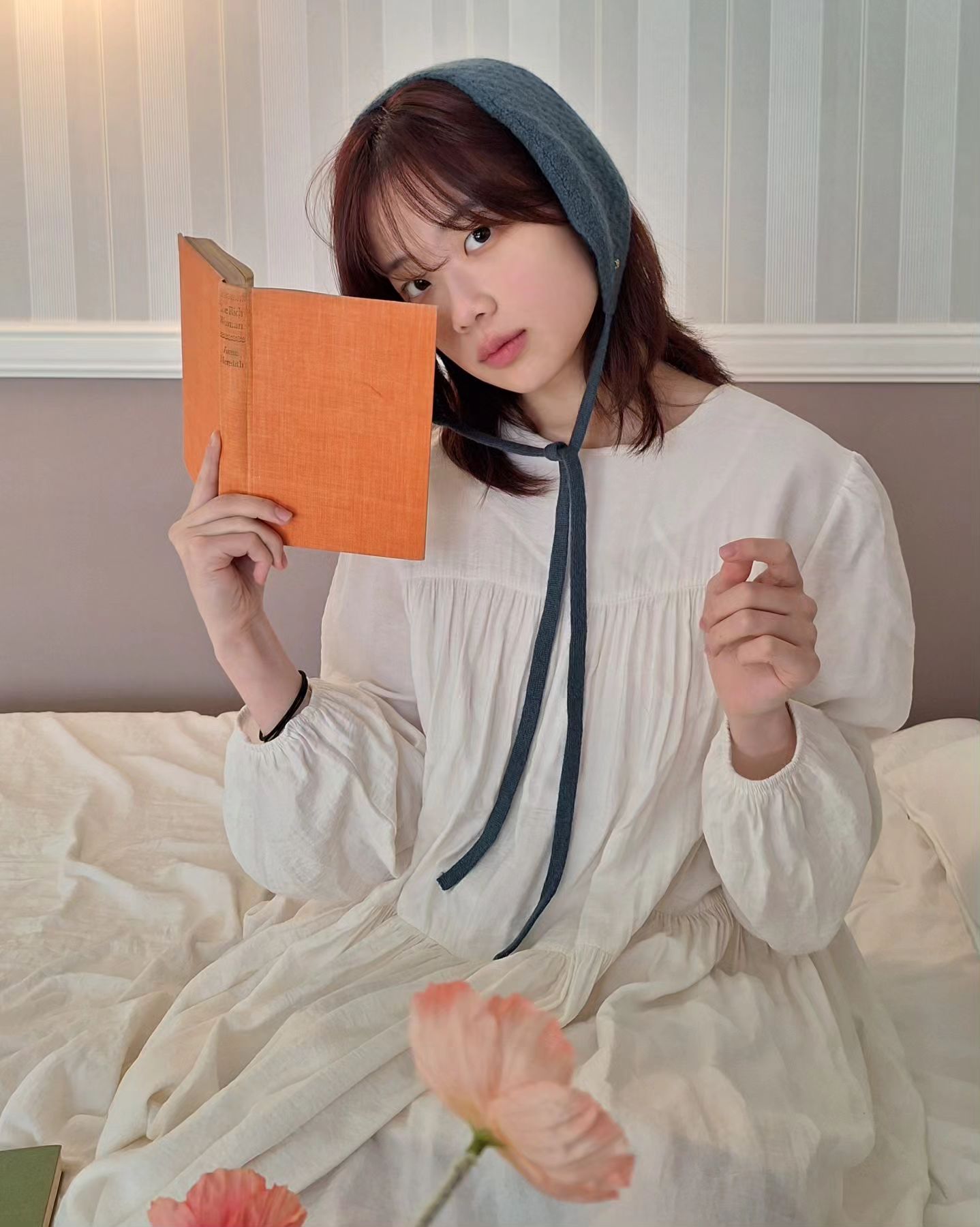 #협찬 게시물입니다

 캐시미어 100%.... 보들보들 촉감 엄청난 이 귀도리!!! 손끝 발끝 귀끝 차가워지면 고통에 힘든 나에게 넘 좋은 아이템이다🪽 'JP' 고급스러운 금장이 달린 포인트 코디템 추천해요!

 jeanpaul_clarisse 귀도리가 원래 이렇게 가볍고 부드러운 제품이었는지 몰랐다는 것이 억울..🥺

#장폴클라리쎄 #헤어악세서리 #악세사리 #코디 #홈웨어 #겨울코디 #겨울룩 #코디추천 #부산모델 #귀도리