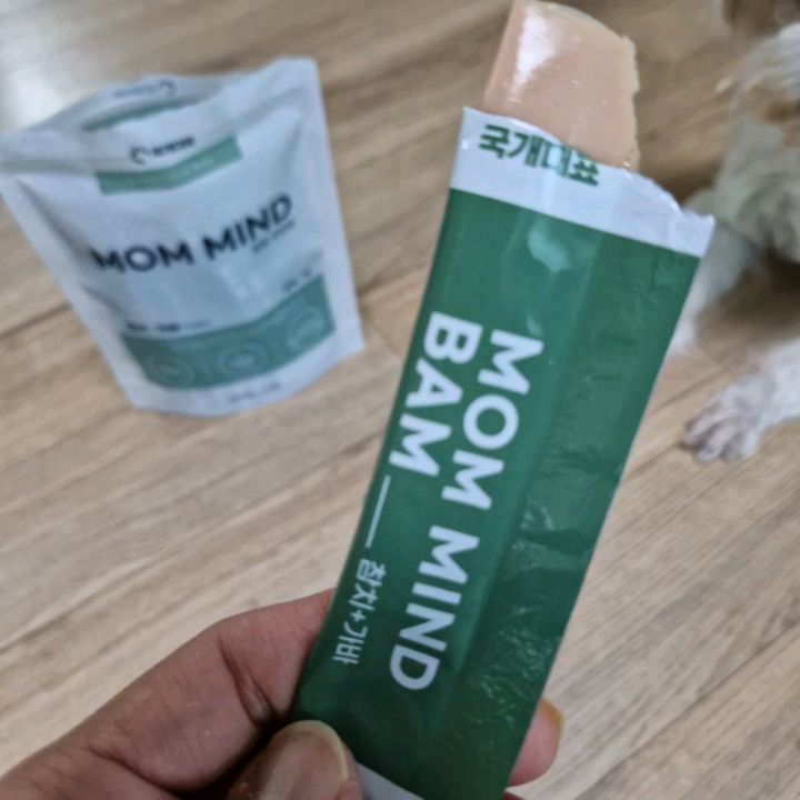 #협찬 

늘  말티즈 반려견 세랑이 간식 떨어지 않도록 신경쓰는 저는되도록 영양간식으로 챙겨주고 있어요.

강아지 장&면역 영양제 맘맘영양밤은 맘맘영양밤 참치+가바(면역/장건강)토탈케어로
하루 한 포로 통합케어가 가능한 멀티케어 영양스틱이에요.

100% 고순도 발효가바로 합성가바와는차이가 있어요.
100%국내생산에 유산균 발효공법 제조, 무해한 성분 및 높은 흡수율 등 발효가바인지 제대로 먹여야죠.

정신건강&면역건강을 한번에 챙겨줄 수 있는  강아지 영양제간식 ♡

급여하고 쉽고 기호성 좋은 밤타입으로
소화흡수력이 좋아요.
많은 양의 영양소를 초고농축 시켜 적은 양으로도 효과는 극대화시켰어요.
촉촉하고 말랑한 타입으로
하루 한 포 짜서 먹이면 영양만점이애요.

연어, 닭고기, 참치가 들어 있어서 
장건강, 눈건강, 관절건강, 뇌&신경 건강까지 
우리 세랑이 입에 바로 짲주기도 하고 강아지밥에 섞어서 주면  게눈 감추듯 잘 먹어요.

https://www.coreadog.com/shop/shopdetail.html?branduid=2210283

 #국개대표 #국개대표맘맘영양밤 #맘맘영양밤 #맘맘영양밤참치 #강아지가바영양제 #분리불안영양제 #국개대표장영양제 #강아지츄르 #강아지음수량 #강아지영양제 #강아지장건강 #국개대표강아지유산균 #반려동물영양제