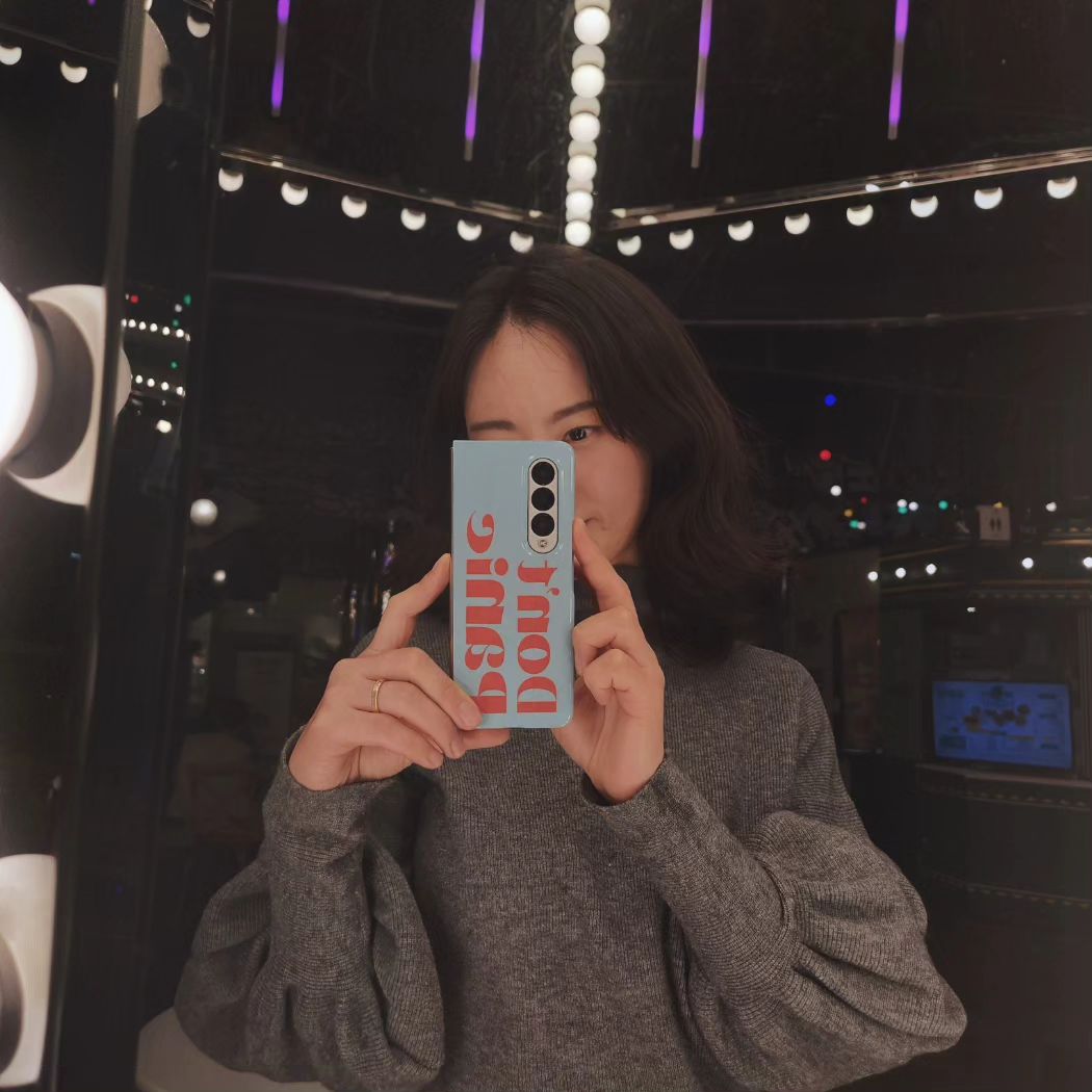 #협찬

나두 이쁜거좋아하는데 폴드쓰면서 폰케이스는 죄다 투명아님 기본이였다. 길가다가 폰 악세서리샵들어가도 Z폴드 케이스는 이쁜게 없었거든..

근데 찾았으!
폴드케이스가 91개나 있었어!
넘 행복햌ㅋㅋ 고르고 고른 나의 케이스 자랑😁

2024년도 정신차리고 잘 살아보자는 의미에서
Don't panic !!! 😉

vizual.factory 

#갤럭시z폴드4 #갤럭시Z폴드4케이스 #케이스쇼핑몰추천 #기분전환 #선물추천 #비주얼팩토리 #키링케이스 #스트랩케이스 #브랜드케이스 #갤럭시z폴드5케이스