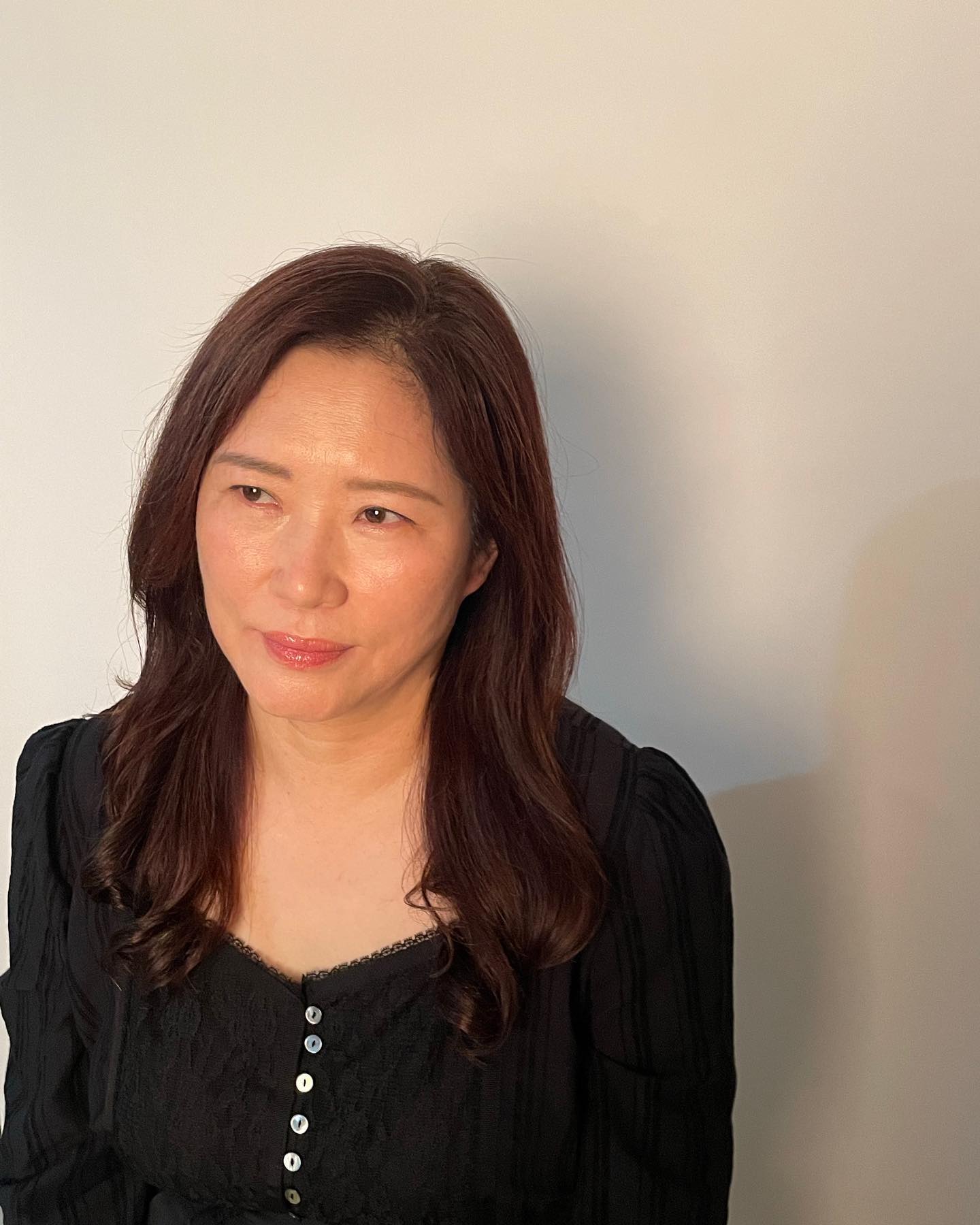 증명사진 찍는다고 급하게 밑엔 잠옷 위엔 내옷
예쁜 울 엄망이 환갑이 넘도록 나를 책임져주는,,♡