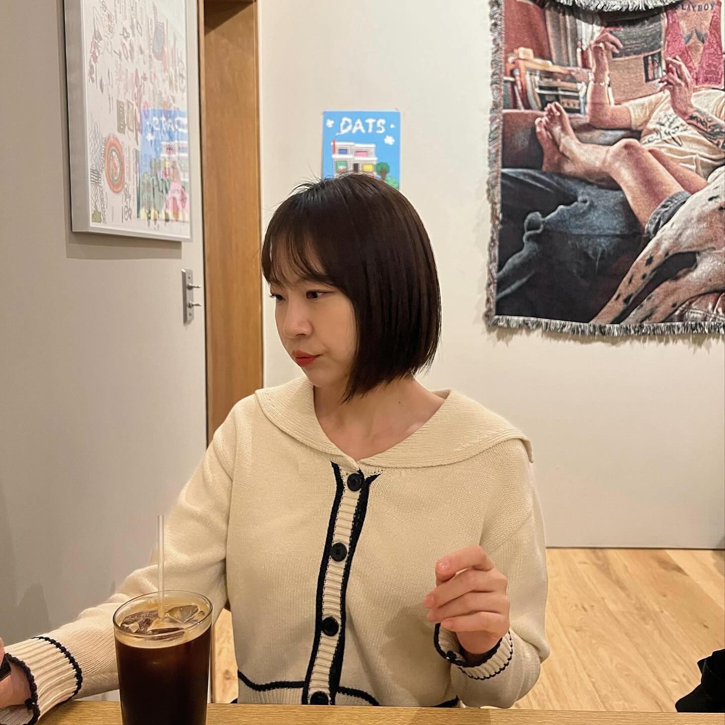 비와서 머리가 축축 쳐지네유