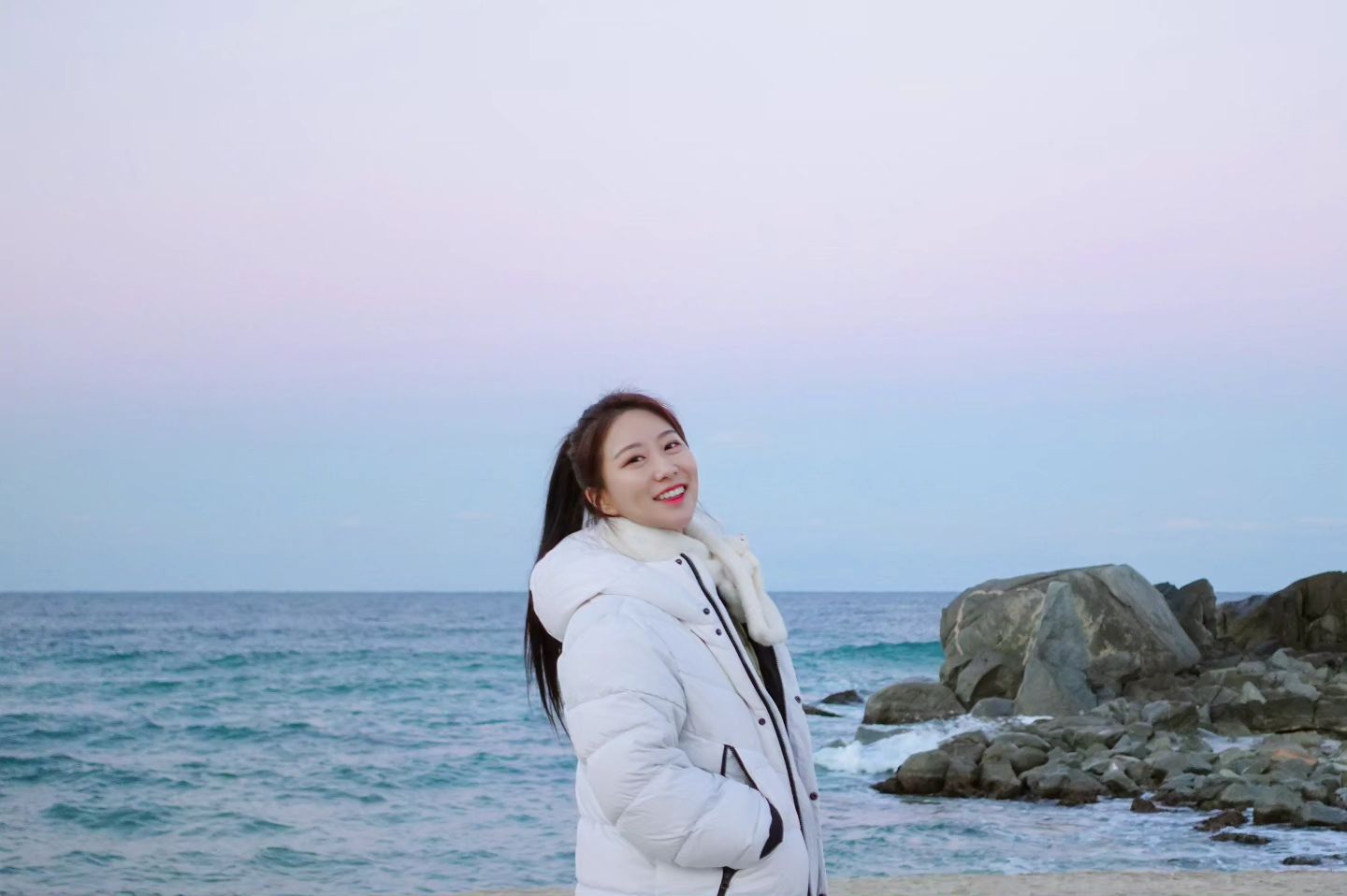 겨울, 바다🤍💙❄️

Photo by jungyeunwon 
나의 청춘을, 젊음을 예쁘게 담아줘서 고마워🫶

#강릉 #강릉여행 #강릉바다 #동해바다 #겨울바다 #겨울여행 #청춘 #여친짤 ^^아님말고