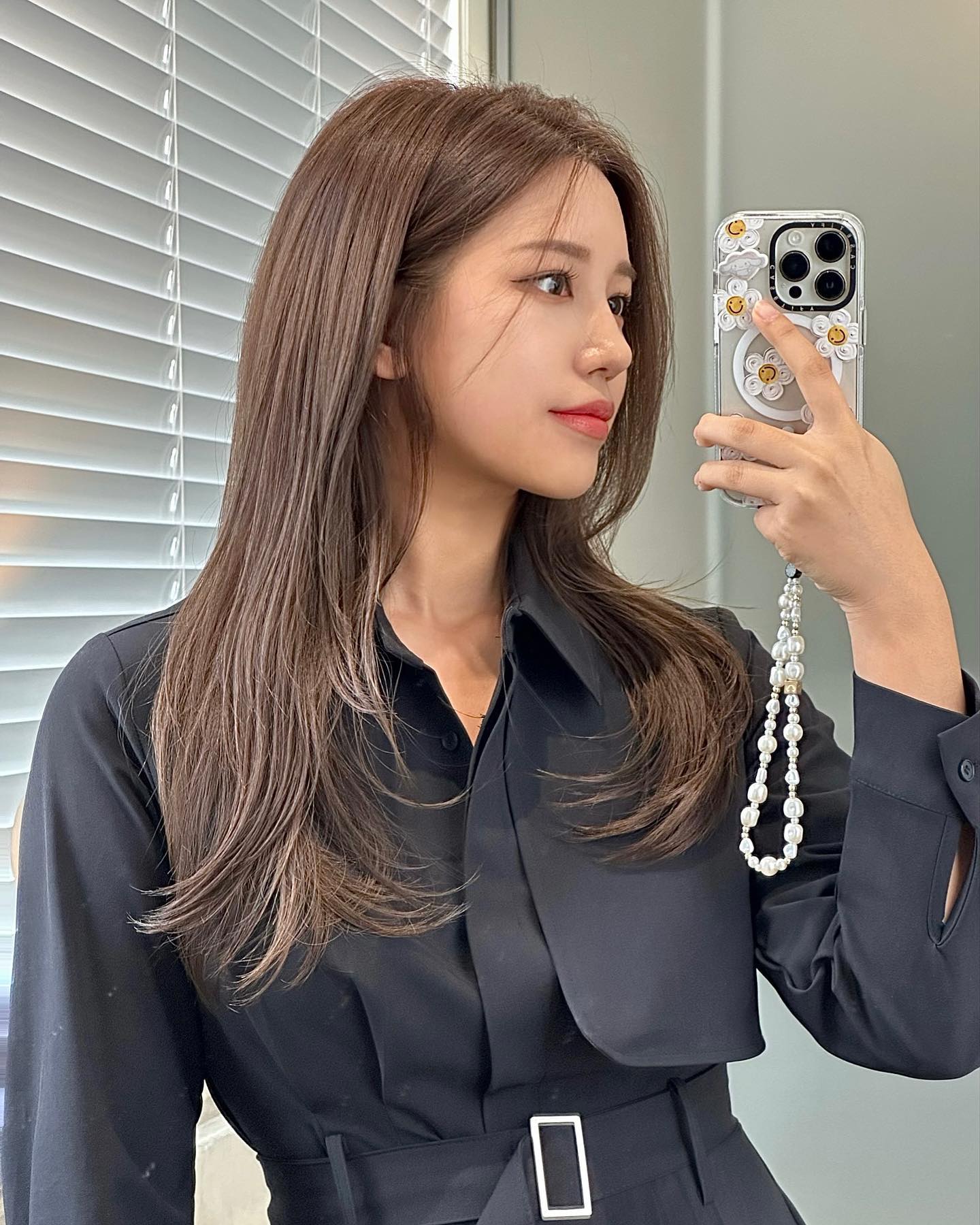최근에 너무 일만 하느라 관리를 아예 못했는데
오랜만에 리프팅 시술 받으니까 거울셀카 찍을 맛도 나고 좋네✨
이제 일주일 지났지만 벌써 보이는 턱선 :)

#교대타임리스피부과 #튠페이스 #리프팅
#레이저리프팅 #피부과추천 #보톡스
#지방분해주사 #미스코리아