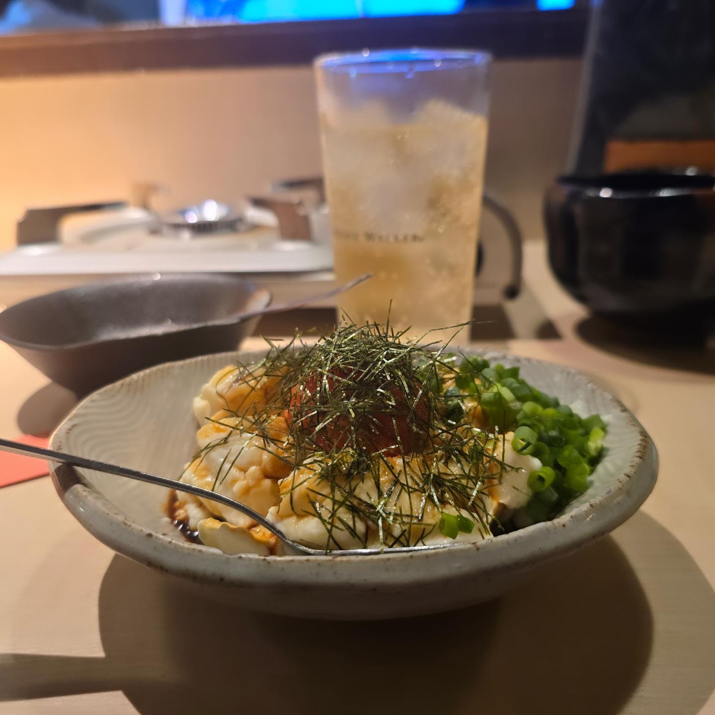 #스트리트푸드파이터 맛집
저녁에 한잔하고 싶어 들렀는데
너무 만족스러웠던 곳 😍
일본 이자카야 감성 낭낭하고
직원분들도 다들 친절하셨어요!
메뉴들도 전체적으로 다 굿굿 💕

#후쿠오카여행 #후쿠오카맛집 #스푸파맛집 
#하카탄사카나야고로 #후쿠오카술집
#후쿠오카술집추천 #후쿠오카이자카야