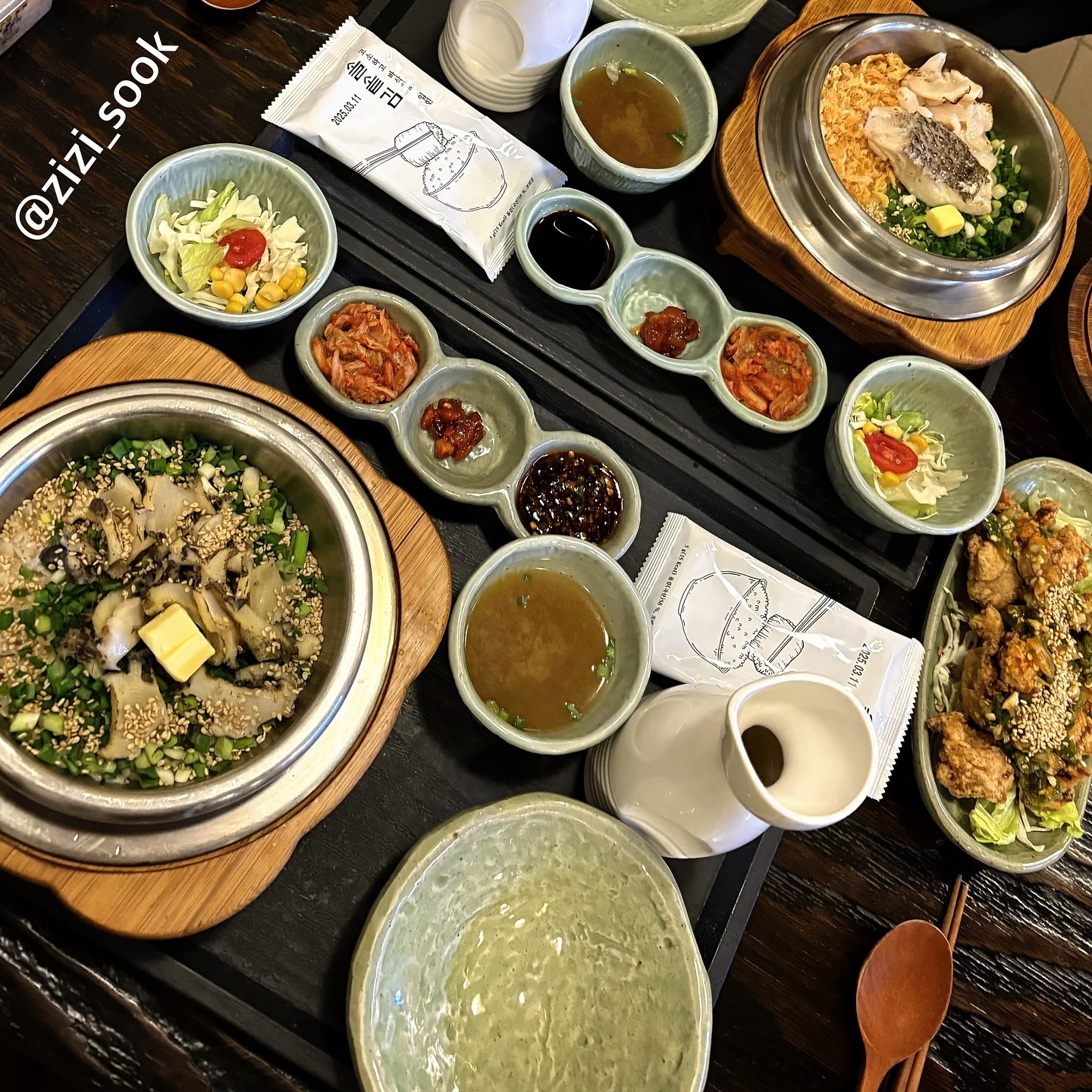 솥밥 🍚
전복 가득가득 ( っ꒪⌓꒪)っ—̳͟͞͞♡

#불당동맛집 #솔솥 #디둑_불당동 #디둑_천안