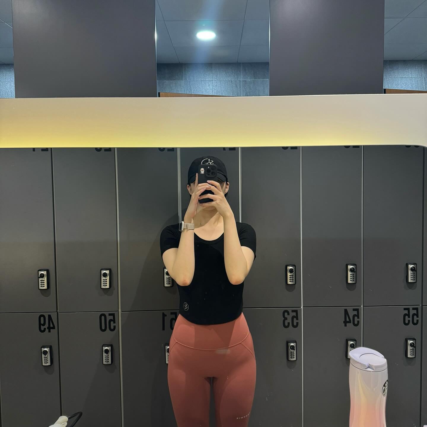 어우 추워라ㅠㅠㅠㅠㅠㅠㅠ 내일은 더 춥대요 모두 옷 따숩게 입으세요!!