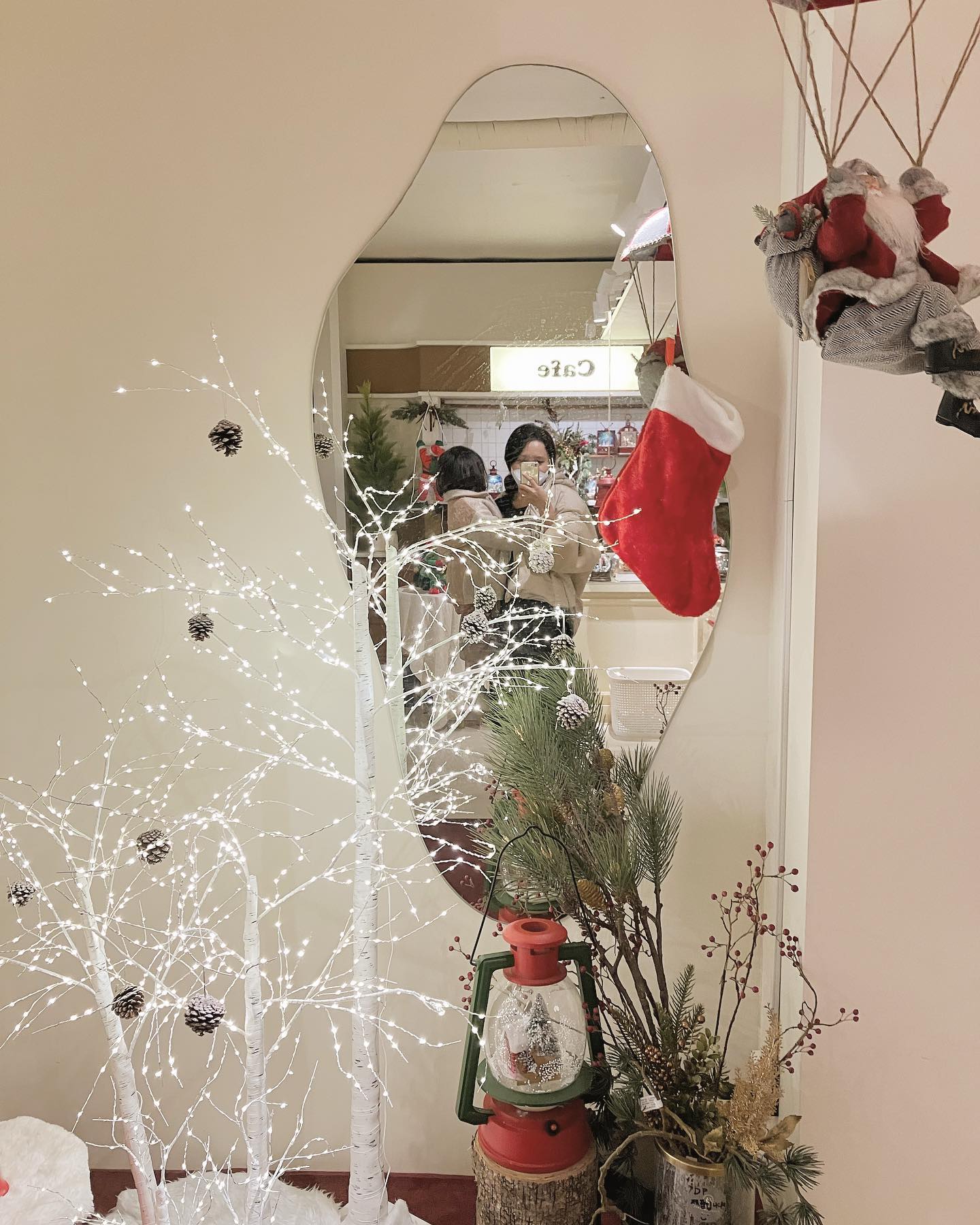 🎄
잘 나오는건 기대도 안하지만
둘 얼굴 나오기도 쉽지않네🫠