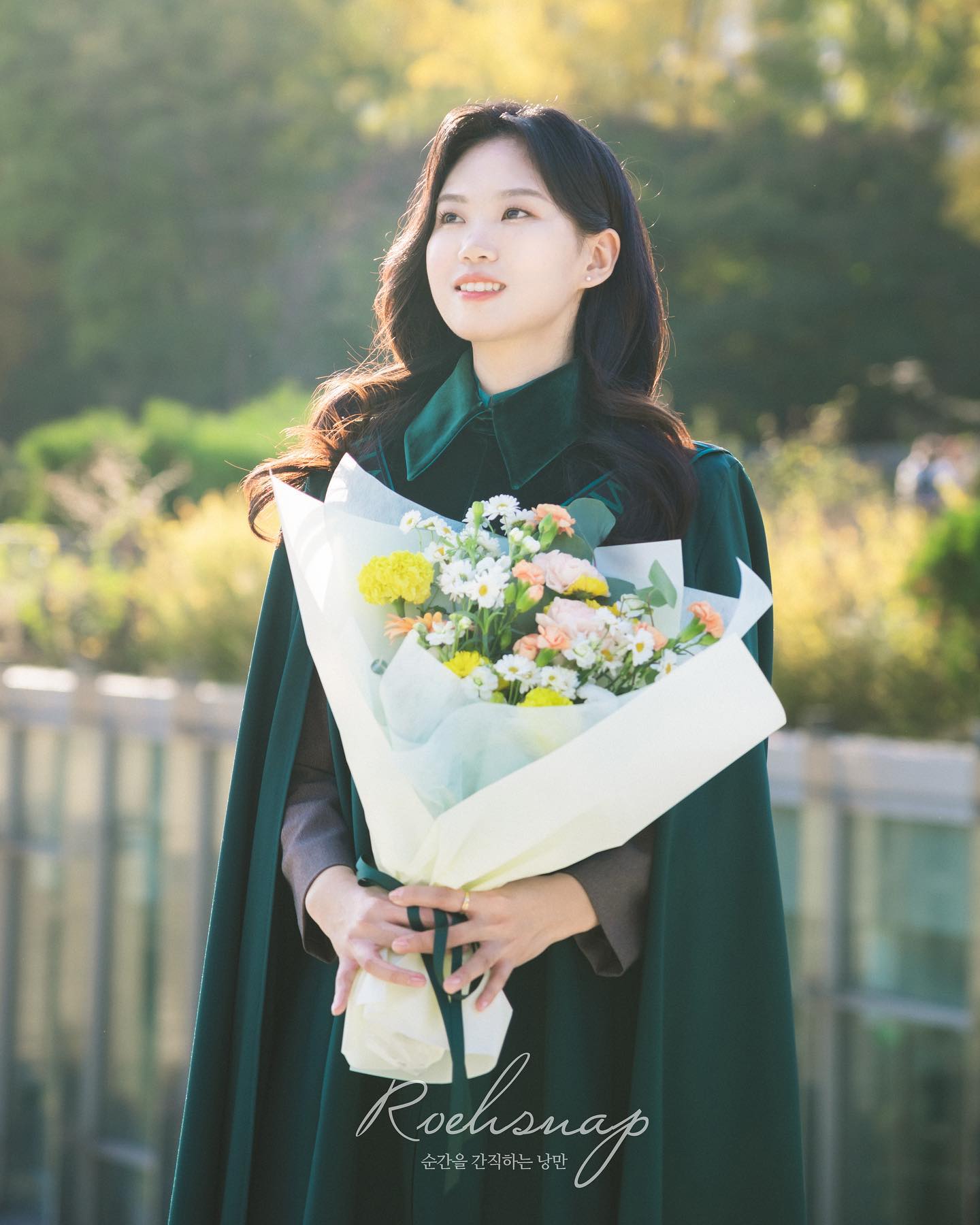 반짝이는 빛보다 
더 빛나는 그대, 2023

#이대졸업사진
#이대졸업스냅