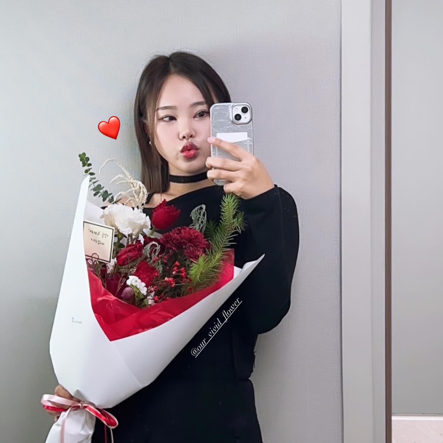 .
메리크리스마스🎄💚
앤 해피벌쓰데이💐🩷

#오늘생일 #희희