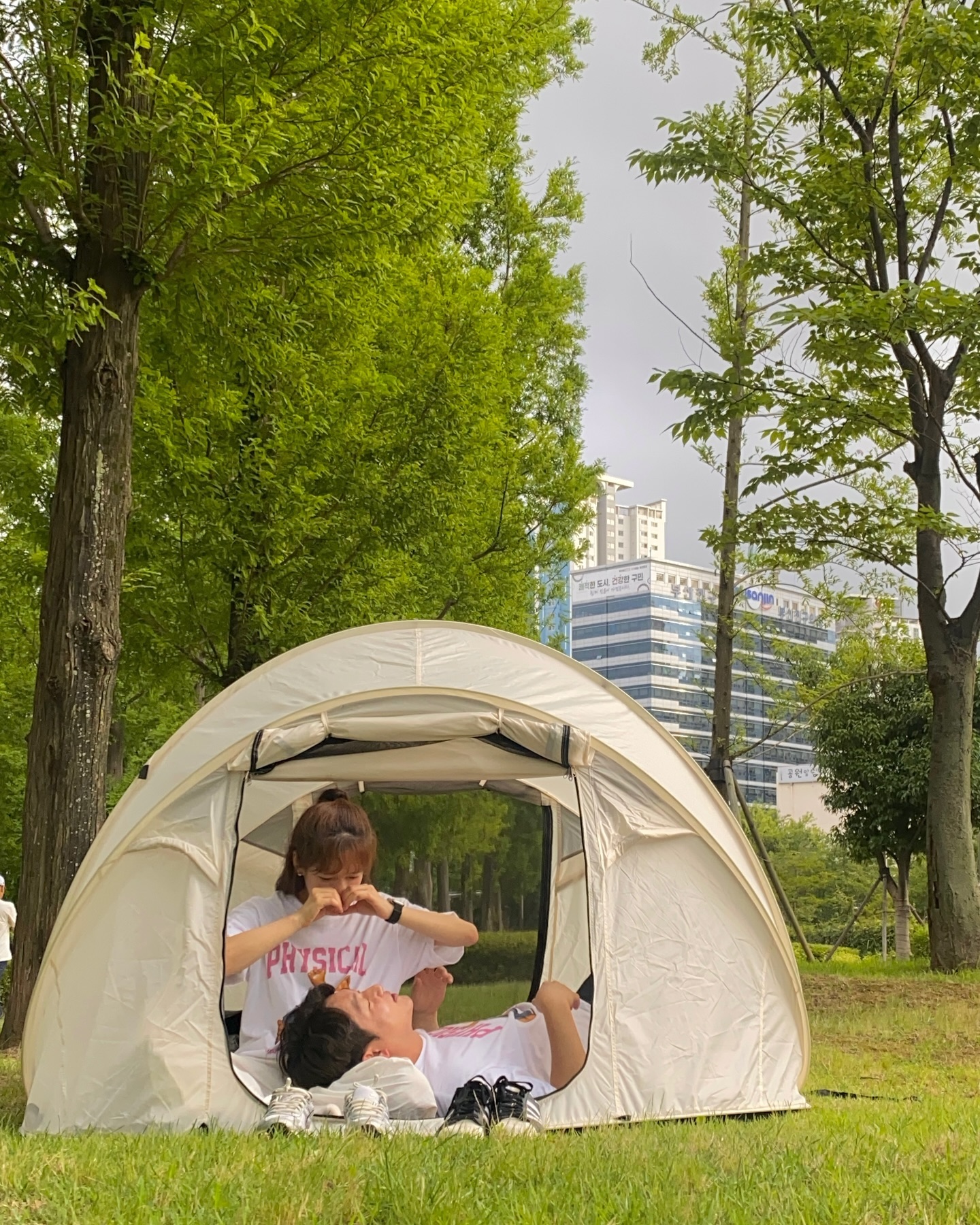 강금쪽 놀아주는 우로빠 고생많탸,,🤍

오빠 덕분에 더 기대되는 땀쟁이들의 여름➰🫧🌿