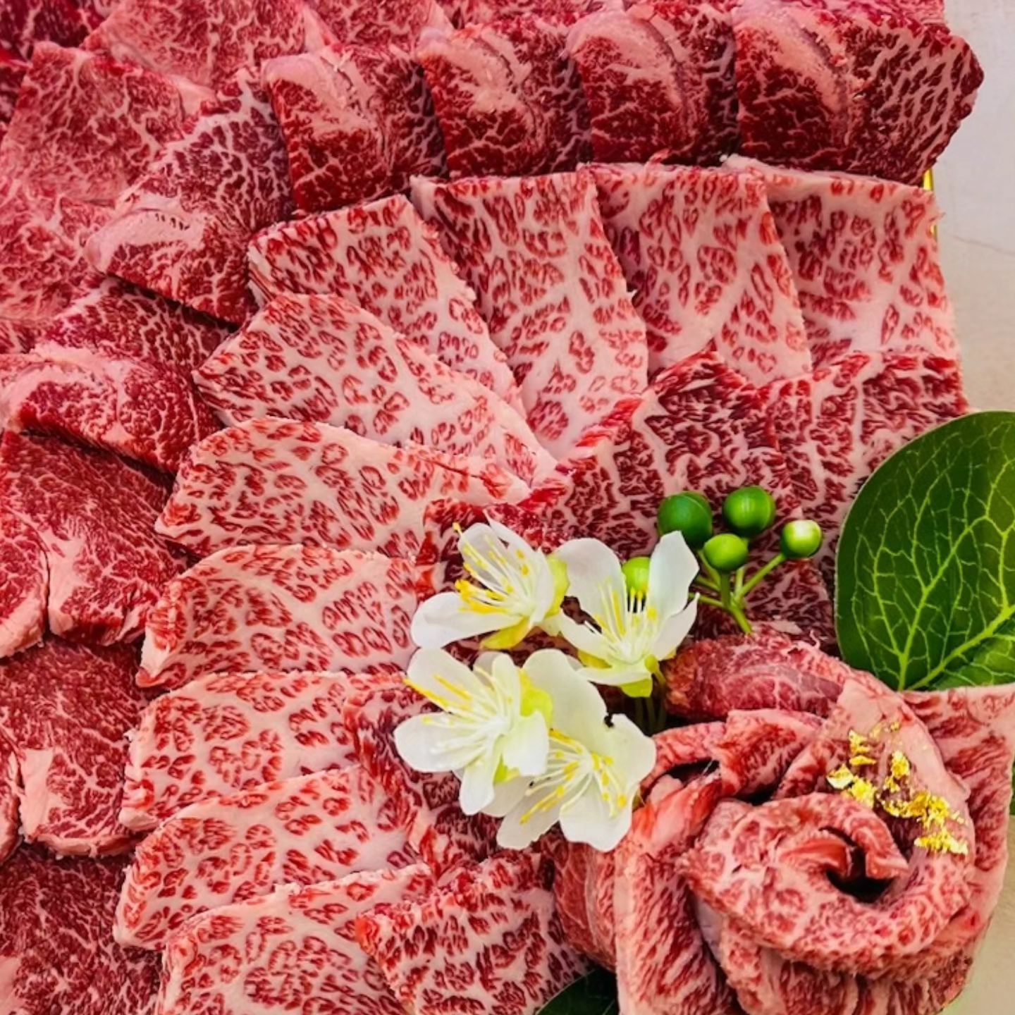 설직전에 선물하려면
미리미리 준비해야되는데

한우플레이팅디자인도 예쁘고
사장님도 친절한
#두총각네축산 계산점 에서
한우 선물세트 준비 🎁

내일 픽업될 ㅎㅎ
한우선물세트 
너무 기대됩니다 😊😊😊

후기도 기대하세요 ~! 

소중한 분들께 드릴 선물 🎁 
잘 부탁드립니다 😁😄😊 
donghwi_91

#인천한우 #인천한우선물세트 #인천한우선물#인천한우두총각네축산#설선물세트 #인천한우선물세트추천 #인천한우두총각네축산계산점 #인천정육점 #계산동정육점#새해 #설날 #설날선물
#설날선물세트