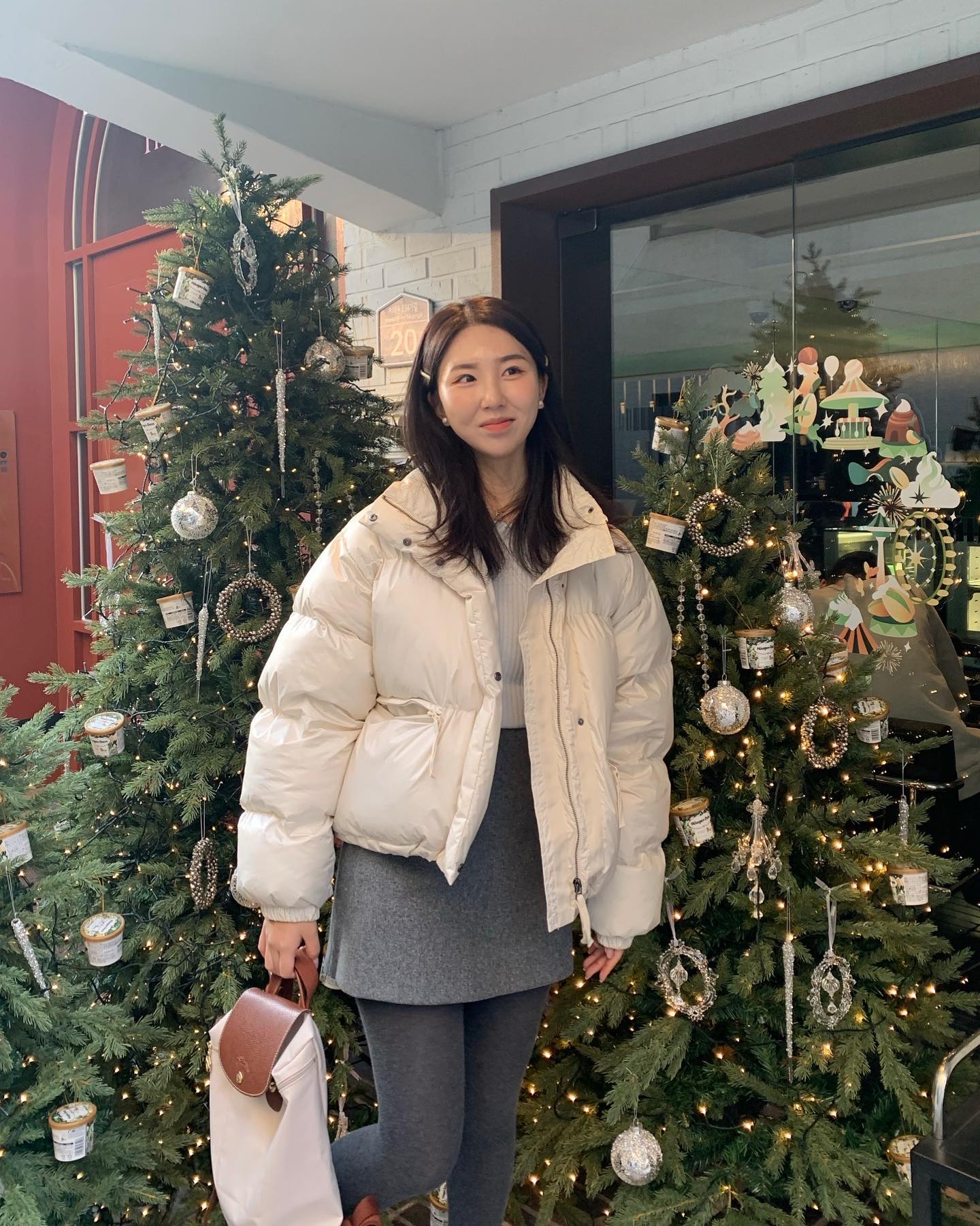 트리만 보이면 사진찍는 병 1일차 🎄
겨울 싫은데 좋아
