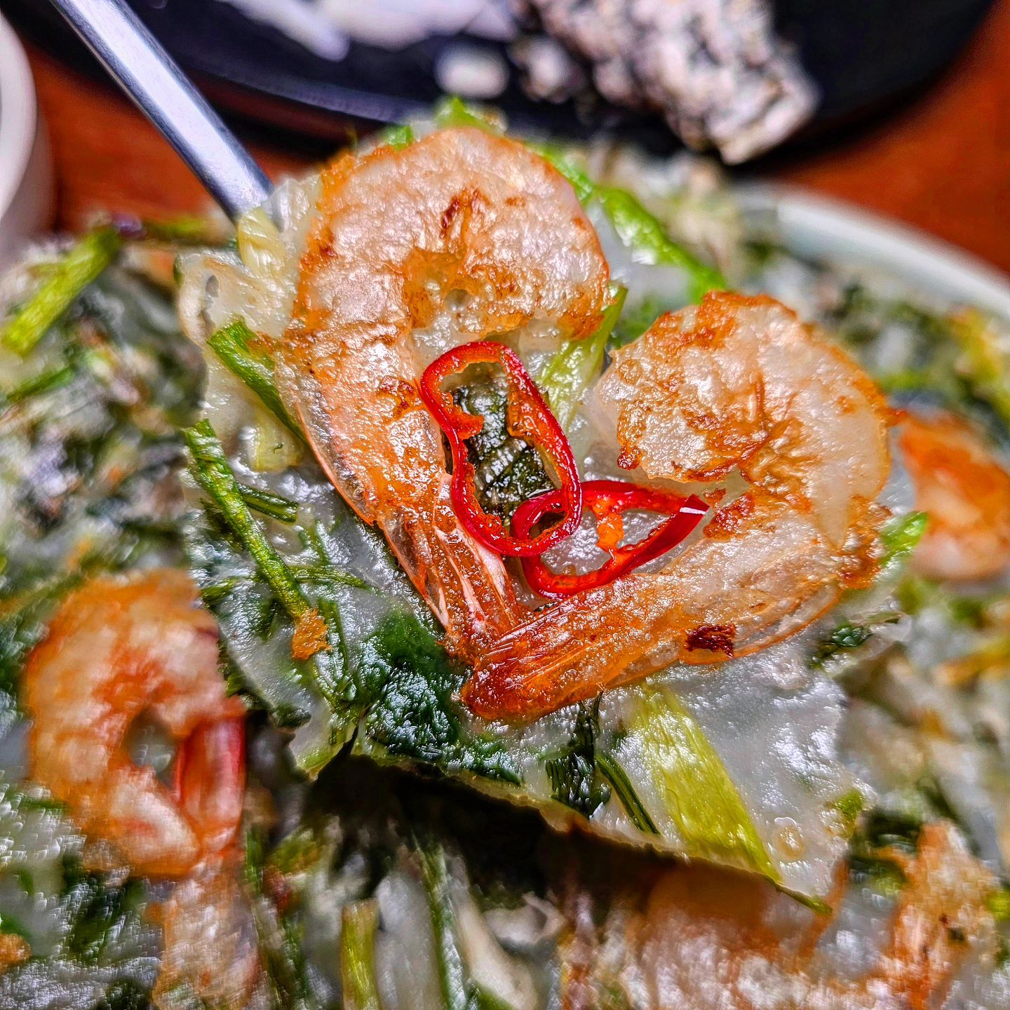 압구장 한식주점 1티어 추천박습니다💕

✔️ 압구정 한식주점의 떠오르는 핫플 더기와 다녀왔지😎

✔️ 바삭한 새우미나리전은 푸르고 향긋한 미나리와 탱글하고 빨간 새우에 눈도 힐링 입도힐링💛

✔️ 탱글 쫀득한 육회는 바삭한 김부각에 올려먹으면 환상궁합💕 쫀득 바사삭 

✔️ 요즙 같이 추운날❄️ 뜨끈한 밀푀유나베까지? 보보글보글 국물한번먹고 탄산 가득 맥주 때려쥬면 여기가 천국🍻 압구정 술집은 더기와로

👑 더기와 압구정본점
📍서울 강남구 선릉로155길 15 1층
💰 새우미나리전(19,000원)
💰 트러플1++한우 김부각육회(34,000원)
💰 소고기밀푀유나베(31,000원)

#압구정술집 #한식주점 #압구정핫플 #더기와 #신사동술집 #압구정로데오술집