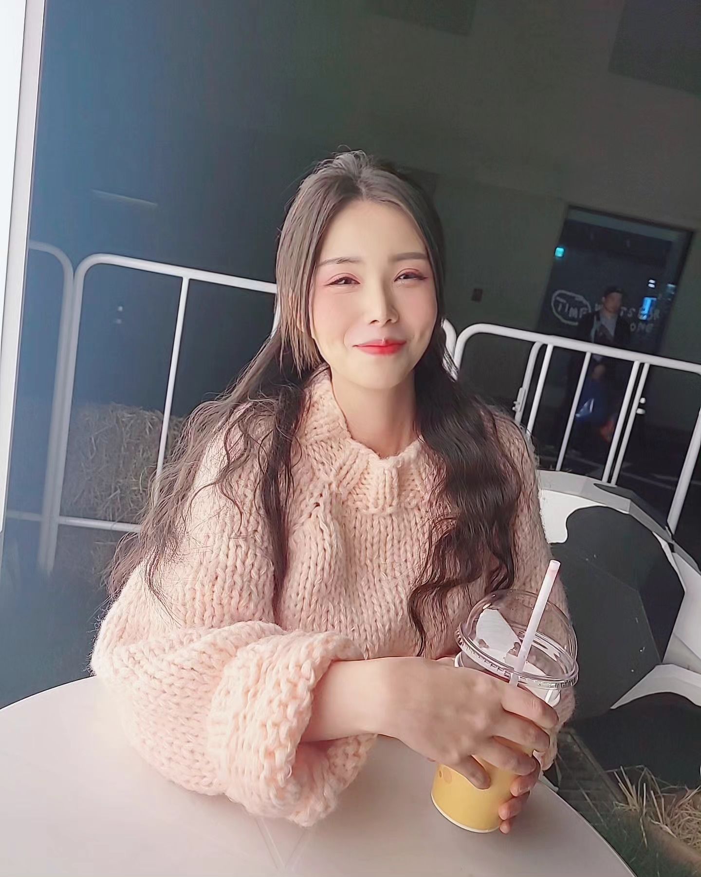 😊
ㆍ
ㆍ
ㆍ
ㆍ
ㆍ
ㆍ
ㆍ
ㆍ
#성수동카페 #성수 #핫플 #구리 #별내 #교문동 #인창동 #selfie #일상 #인스타 #daily #instadaily #instagood #데일리 #좋아요  #셀스타그램  #뷰티 #맞팔 #선팔 #팔로우 #오오티디 #ootd #like4likes