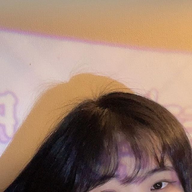 최 다 빈 on Instagram: "#광고 @hash.up 이제 연말이잖아요 ㅎㅎㅎ 그래서 파티 분위기는 내고 싶은데 방꾸미기가 너무 힘든거에용 ㅎㅎㅎ 그래서 간편하게 미니빔으로 제 방을 꾸며봤어용 ƪ('ʚ'