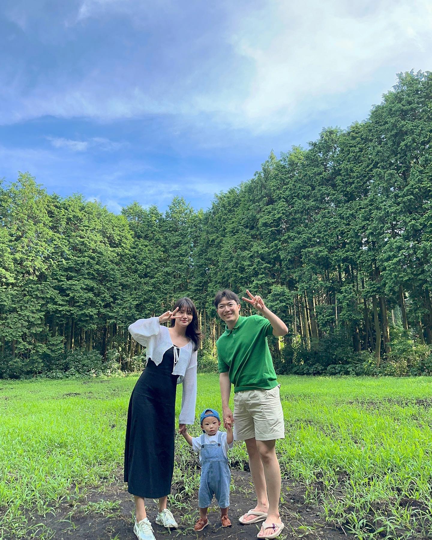 이준이가 호떡이던 시절 같이 갔던 비밀의 숲🌿
두발로 걷는 너와 다시 그곳을 함께 가니 기분이 몽글몽글☁☁️

#오늘아님 #휴가다녀온지일주일째