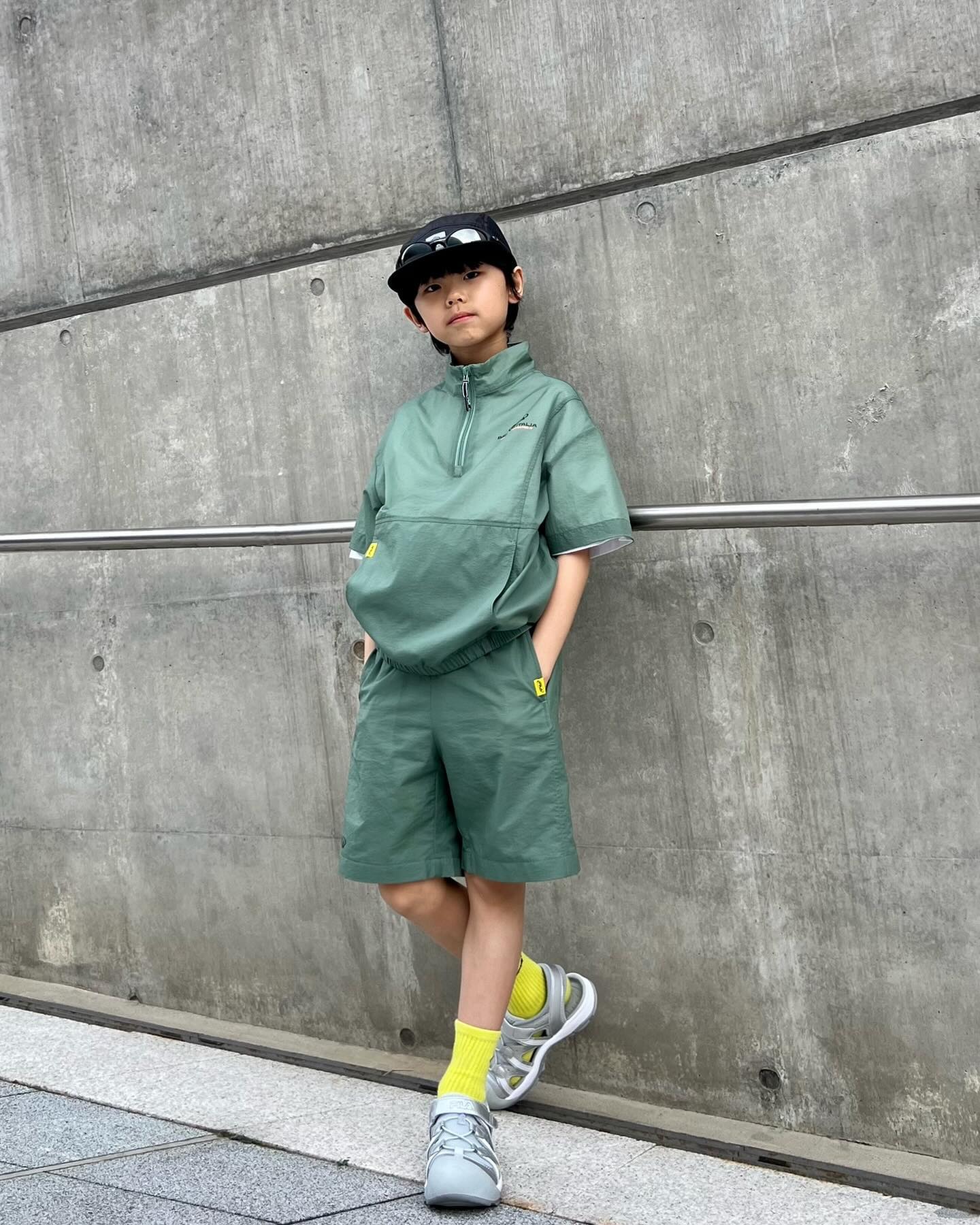#제품협찬 filakids 

.
.
.
고프코어 무드의, URBAN CREEK 샌들🩶

-휠키 버디즈 현서의 코프코어 스타일링 보고 가실게여🩶
-터치감이 좋은 소재의 과하지 않은 그래픽 디자인으로
-저학년부터 고학년까지 착용할 수 있는 
-고프코어 트렌드의 데일리 카즈 버전 우븐 세트와

-미끄럼 방지의 안전한 아웃솔과 안전한 토가드로 우리아이 발을 보호해주니 캠핑이나 활동적인 야외 활동에도 "ok"
-측면의 아이코닉한 디테일과, 앞코의 동글동글한 귀여운 쉐잎
-도시속의 자연 한 스푼, 자연과 도시를 넘나드는 어반크릭 샌들
-지금 휠라키즈 공식 인스타그램 계정에서 어반크릭 샌들 체험단 모집하고 있으니 이모들 신청들 하셔야겠지요?

📌현서 127cm 23kg 130사이즈
📌반집엎 우븐 상하세트 
📌어반 크릭 샌들 KD 210

.
filakids 

.
 #Filakids #휠라키즈 #휠키버디즈2기 #스포티룩 #고프코어 #고프코어룩 #샌들 #여름샌들 #키즈샌들 #아동샌들 #유아샌들 #데일리룩 #키즈패션 #키즈데일리룩 #키즈데일리룩 #어반크릭샌들