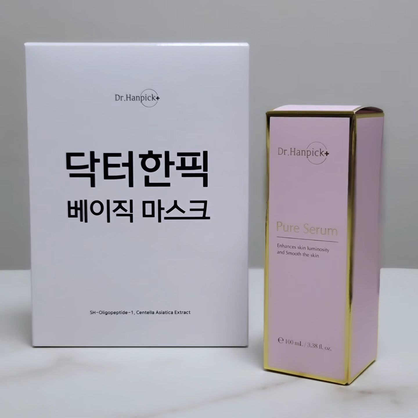 #퓨어세럼 #1일1팩

아니 요즘 나만 건조한 건가요🥲

저는 피부가 좀 힘들어 한다 싶으면
일단 일주일은 무조건 1일1팩을 해보고
그 다음을 해결책을 고민하는 편이에요.
대부분 마스크팩으로 바로 잠잠해지거든요.

그래서 데일리 마스크팩이 참 중요한데
기본에 충실한 #순한마스크팩 제품을 찾았어요💕

✨️ 강남 유명 피부과에서 pick한 #피부과화장품
✨️ 카카오로 전문가상담 후 맞춤제품 추천 가능

일주일 꼬박 #닥터한픽 퓨어세럼이랑
#베이직마스크 쓰면서 하루를 마무리했더니
뾰루지가 안아프기 시작하고 은은한 광도 도네요🫶

트러블이 자주 난다고 상담했더니 #진정세럼 대신
분장을 많이하는 연예인도 즐겨 사용할 만큼
순하게 설계된 마스크팩과 퓨어세럼을 추천해주시더라고요.

이제 저녁마다 #병원화장품 #피부과세럼
닥터한픽 라인으로 홈케어 해야겠어요👏

#순한화장품추천 
#피부과마스크팩
#피부과세럼추천