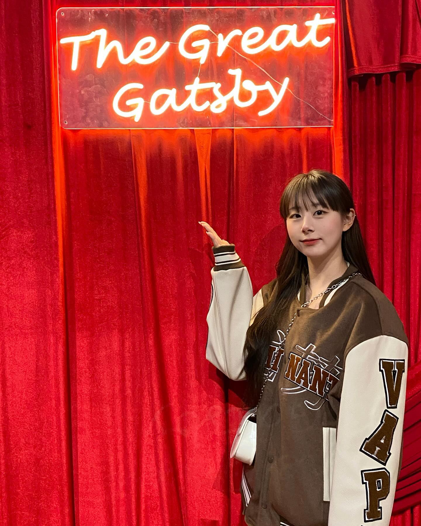 이번에도 k현대미술관에서 VIP로 초대해주셔서
위대한 개츠비전 다녀왔어요✨

사진 찍을 스팟도 너무 많고 볼거리가 정말 많아서 좋았어요🫶🏻

추운 날씨에 kmca미술관 가셔서 데이트 어때요~?🥰

#위대한개츠비전 #K현대미술관 #KMCA #서울전시회 #전시 #전시추천 #리터스포트
