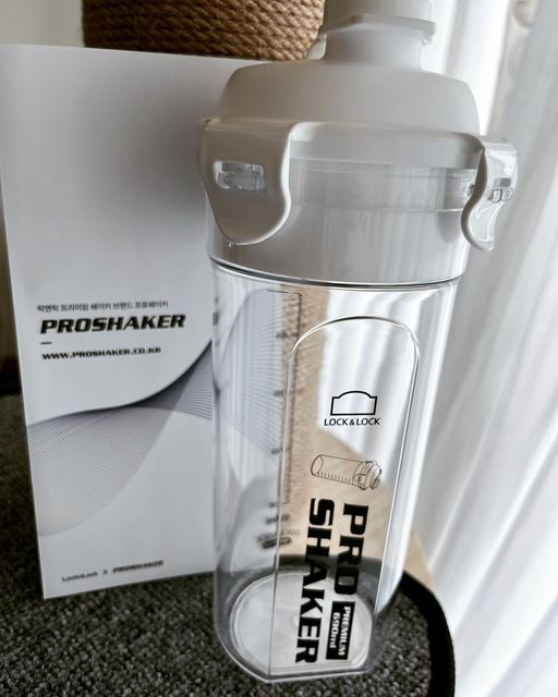 𝑫𝑨𝑺𝑶𝑴 on Instagram: "#협찬 [PRO SHAKER] 락앤락 프로쉐이커 트라이탄 690ML 프로쉐이커는 국내 1위 밀폐용기 제작업체인 락앤락과 공동개발한 제품이에요〰💗 미국 식품의약국 FDA /유럽 N