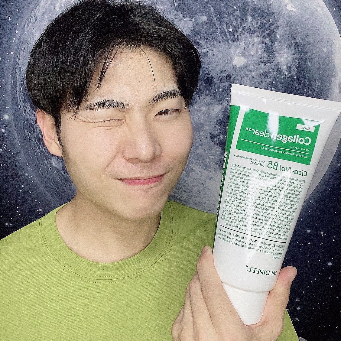 #협찬 
[ 🌿 메디필 그린 시카 콜라겐 클리어 2.0 🌿 ]
.
매일 스트레스 받게 하는 트러블 흔적들!
특히나 여드름 피부는 더욱 더 심하죠😭
이를 위한 메디픽의 업그레이드 대책!
그린 시카 콜라겐 클리어 2.0을 가져와봤는데요✨
.
일반 시카에서 제주 시카 함유로 진정력과 트러블 케어에 UP!
( 마데카소사이드, 아시아티코사이드, 아시아틱애씨드, 마데카식애씨드, 병풀추출물 )
T-콜라겐 콤플렉스로 무너진 피부에 수분력 탄탄하게!
.
약알칼리성에서 약산성 포뮬러에 EWG 그린 제형으로 더욱 더 순하게!
AHA , BHA 로 빈틈 없이 딥! 하게 클렌징!
초미세먼지는 99% 세정 임상테스트 완료!
.
투명한 색으로 거품도 몽글몽글 잘 생기고 씻고 난 뒤 콜라겐 탱탱한 느낌이 피부에 똭!
.
이번에 올리브영에서 단독으로 매쉬 스펀지도 넣어준다니!!
1월동안 올영 PICK! 매대에서 볼 수 있다니 바로 달려가보시죠!!!
.
.
.
#메디필 #medipeel #메디필폼클렌징 #메디필클렌징폼 #그린시카콜라겐클리어2.0 #메디필콜라겐 #시카 #판테놀 #진정 #약산성폼클렌징 #미세먼지폼클렌징 #올리브영 #올리브영클렌징폼 #올리브영폼클렌징추천 #약산성클렌징폼 #kbeuty #kskincare