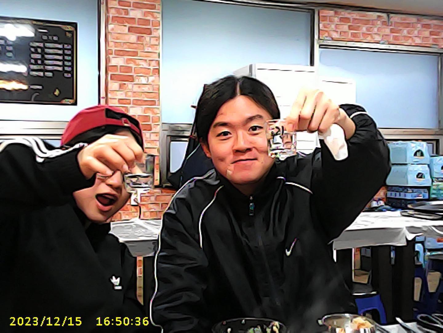 그대의 눙동자에 치얼스