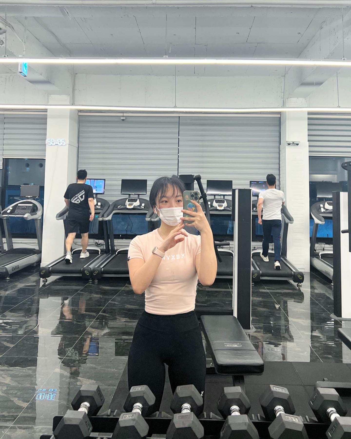 23.4.4 오늘의 운동 : 하체+유산소

오늘 올만에 하체라서 그런가… 
아님 주말에 빡쎄게 탄 산땜에 알배긴게 아직도 남아있어서 그런가 
하체무게 10키로 빠진거 실화야…?흑흑 
조금만 맘 놓고 (많이)먹고 운동 설렁설렁 하면 귀신같이 (하체만)살찌는 
나의 (망할)몸😭 다시 맘 잡고 열심히 해보쟈!!!!