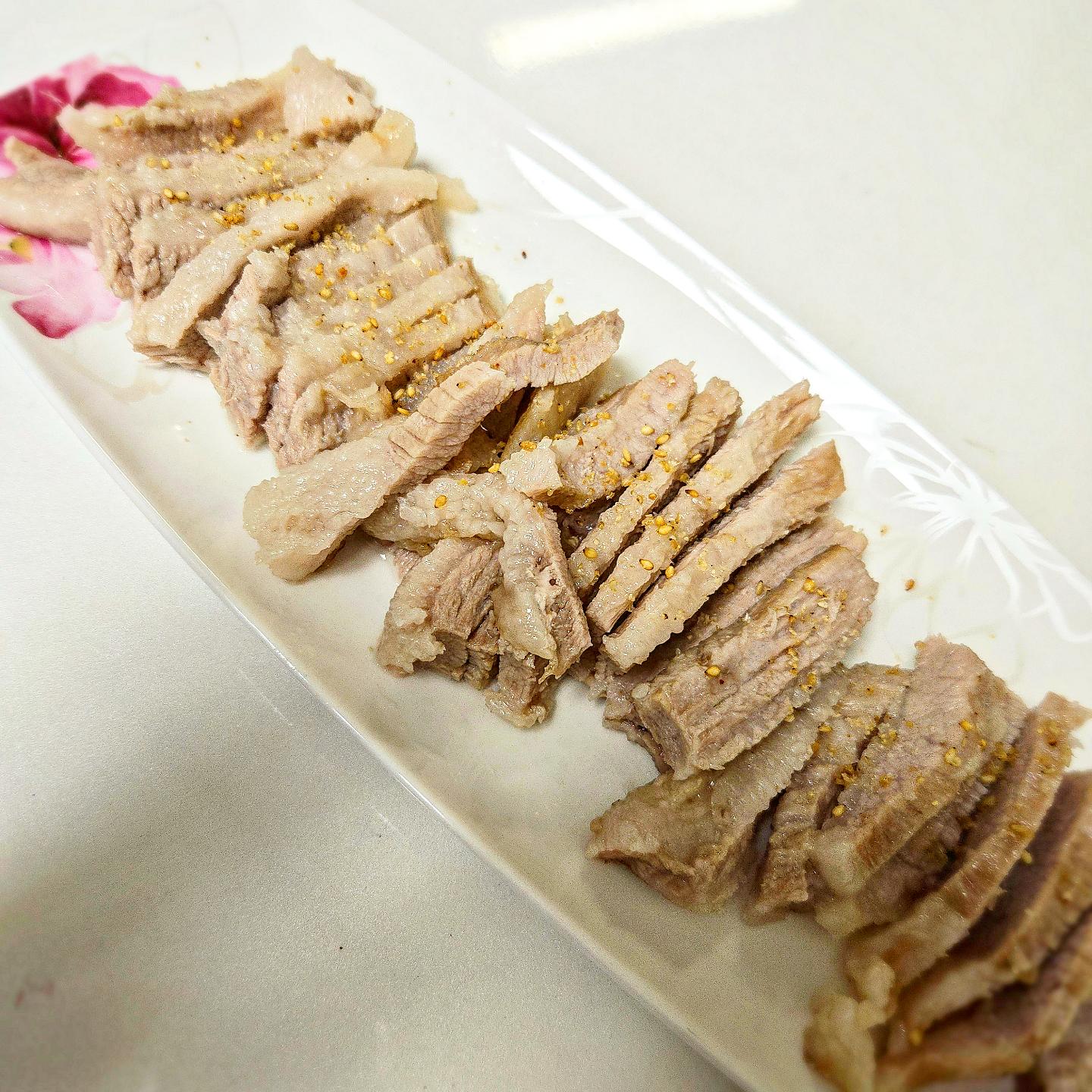 🥓
.
➡️ 항정수육

채니가 먹고싶다는 항정수육🥓
 야들~야들하게 잘 쩌졌다👍

저녁으로 맛있고 배부르게 잘~먹었다앙😋

.
#항정살#항정#항정살수육#수육#항정수육#돼지고기#저녁#반찬#반찬고민#반찬공유#주부