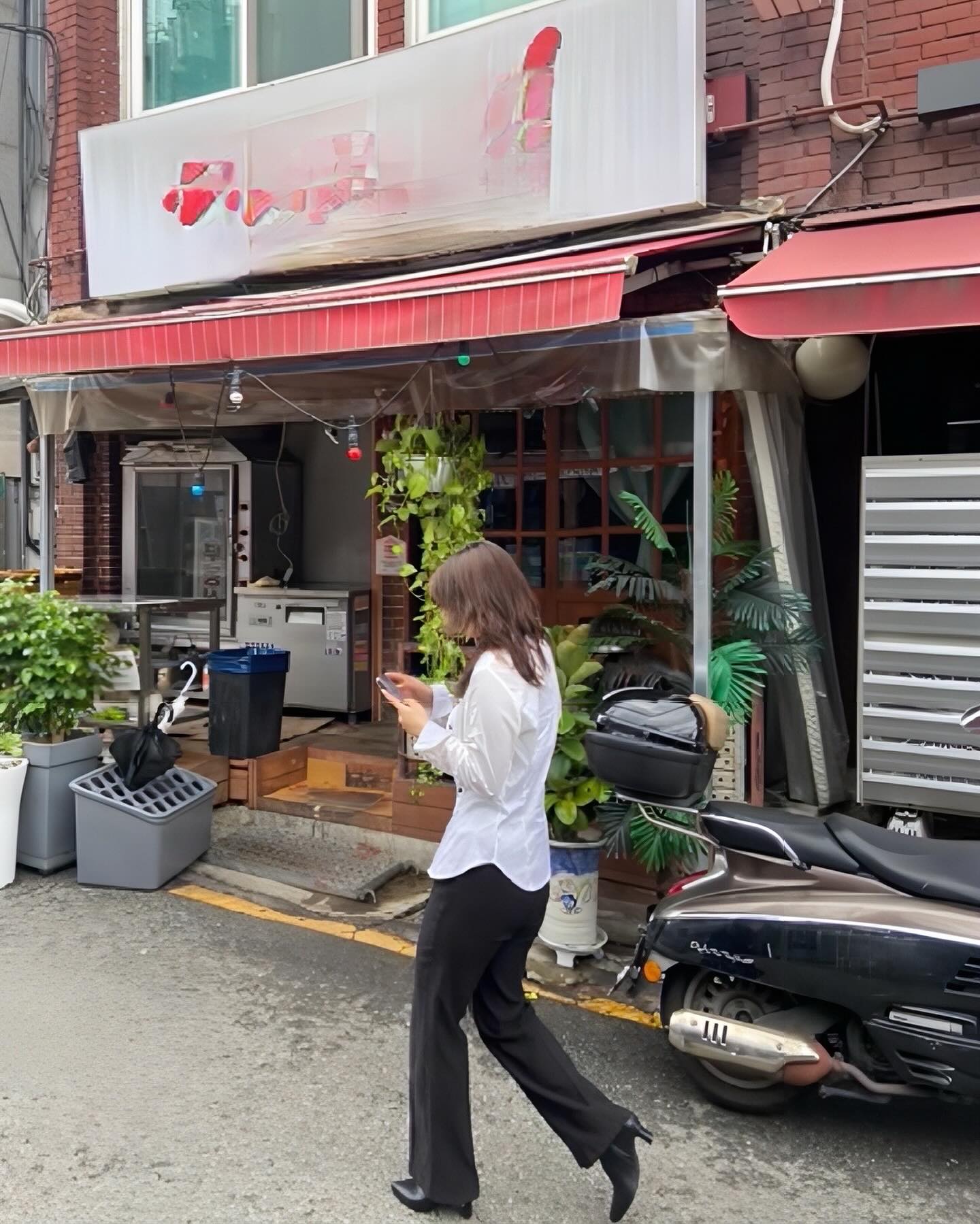 어려울 건 없지. 하루는 그냥 느끼는거야.