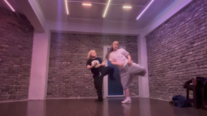 🧠 e__0n_ X flal2l5_ 

매주 my girl과..♥ 
#chore #choreo #choreography #dance #dumebi