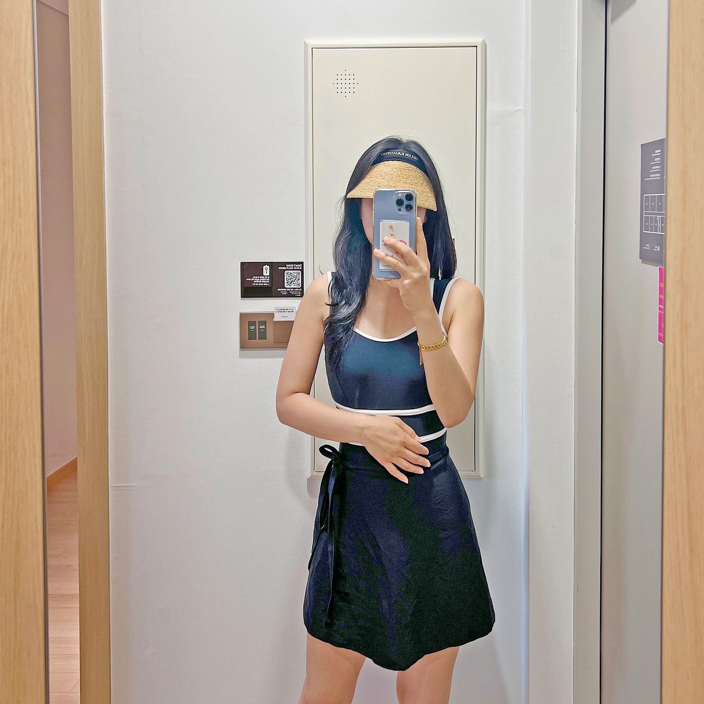 육아맘이라 수영복 인증샷 어색하지만,
그래도 수영복인증샷은 남겨줘야지😉

#베베지나 #베베지나일상 #여행 #여행스타그램 #가성비숙소 #가성비숙소추천 #수영장숙소 #수영장호텔 #맘룩 #오오티디 #수영복추천 #모노키니 #비키니추천 #미러샷 #거울샷