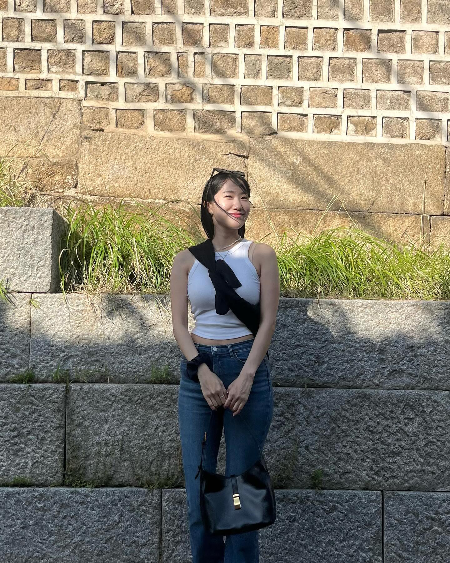 민소매의 날씨의 귀환 💭 
그리고 서순라길 길따라 정처없이 걸었던 토요일 
올리비아 딘 노래와 사랑에 빠진 요즘 
모든게 행복 행복 행복 했던 날