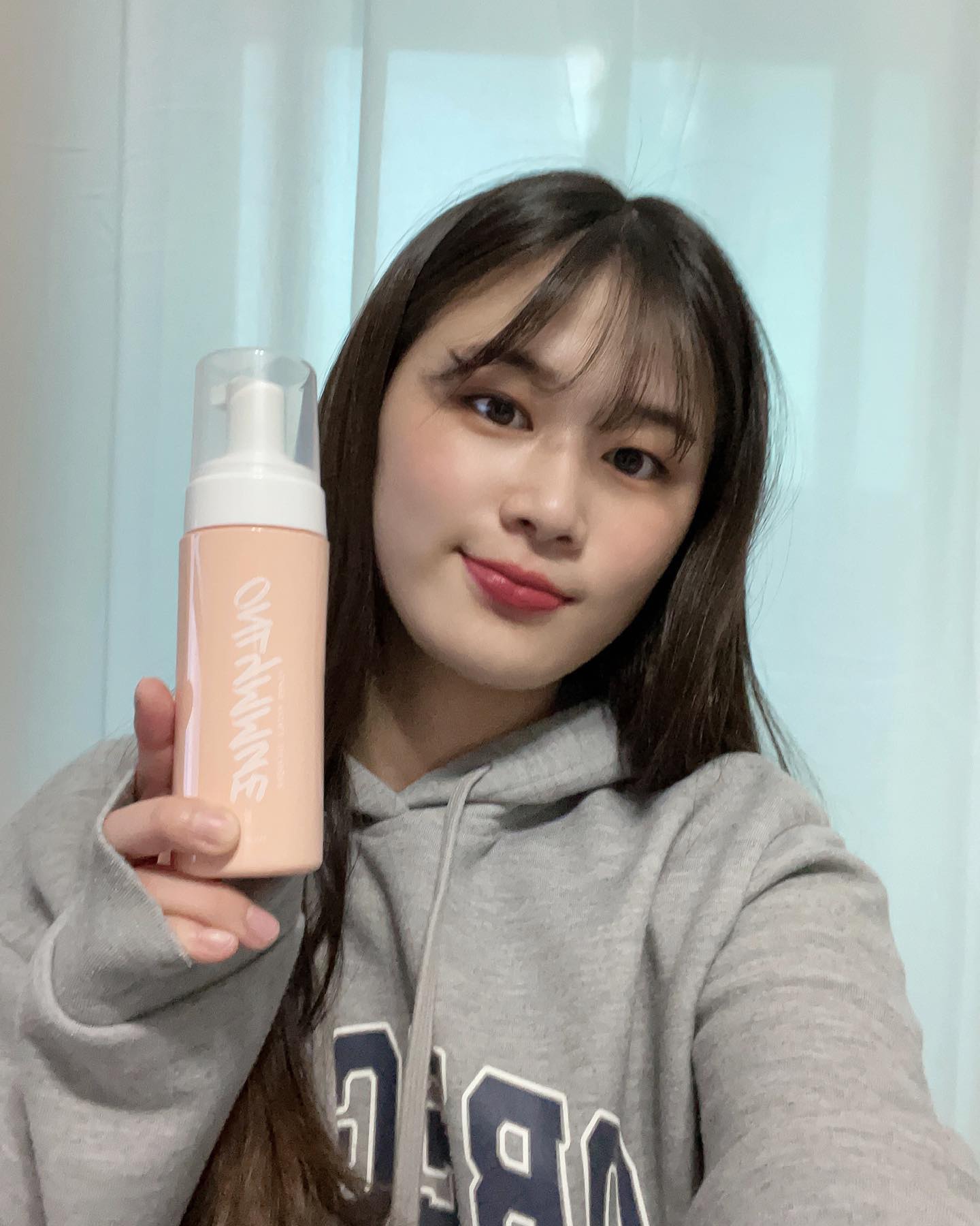 #광고 @jkaura.official

사무직으로 오래 앉아 있어 약한
Y존케어 #온리뮤 로 시작!!

#온리뮤팜므파탈 은 약산성으로 은은한 튤립향이 나서 냄새 걱정하지 않어 만족도가 높은 제품이랍니다❤️

평소 자주 앉아 있거나 가려움이 있으신 분, 심하면 냄새가 나는 분 등 🥹
자극없이 건강한 Y존을 위해 #팜므파탈 사용해보세요! 식물성인데도 거품이 풍성하고 씻은 후에 건조하지 않고 산뜻한 느낌이 나는 기분이랄까요?

향긋한 튤립향으로 냄새 고민 해소에 도움을 주는 제품을 찾는다면 #빛나 추천드려요👍🏻