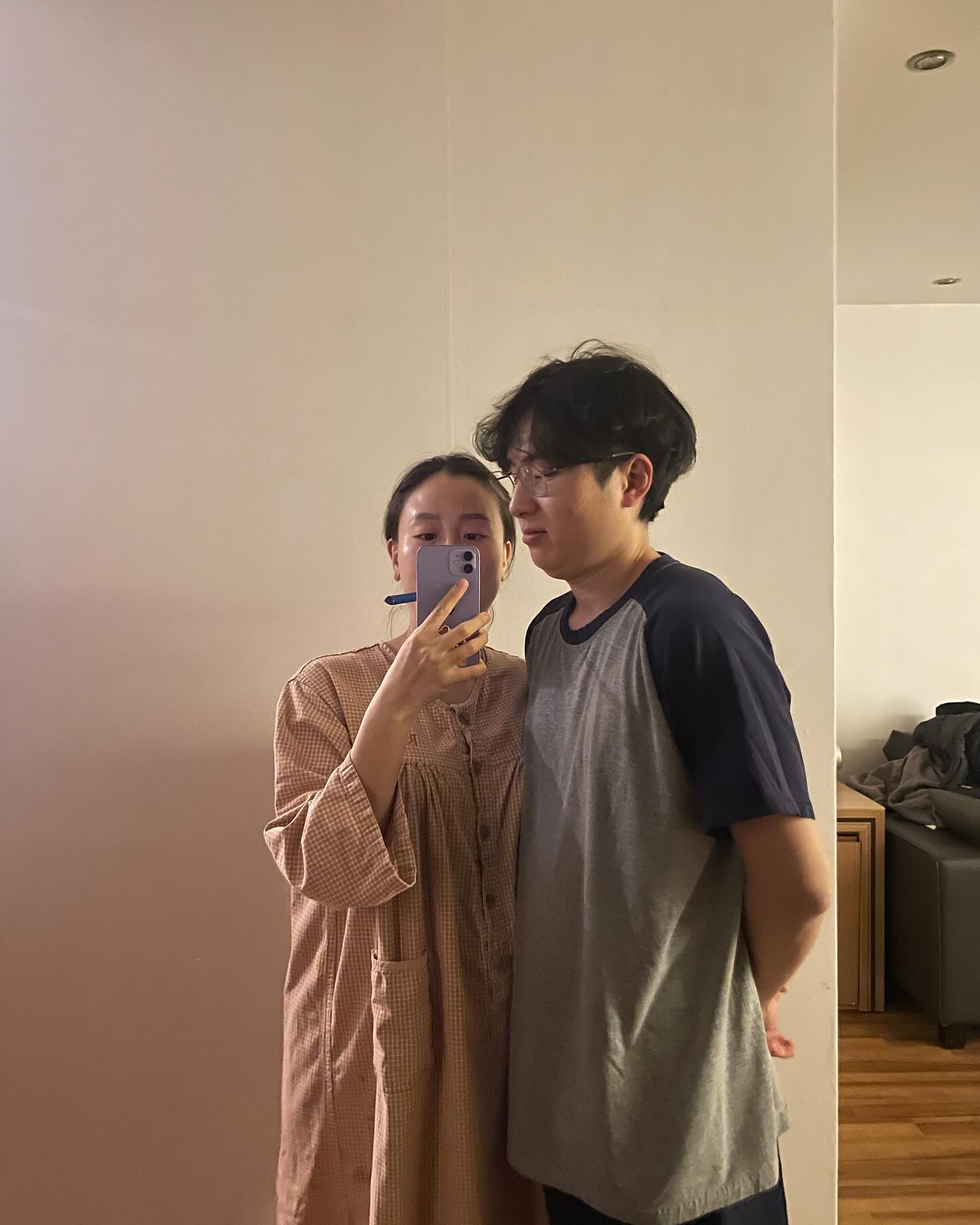 누가 벌서랬나.. 사딘 찍자구.. / 왜 너까지 애 낳은 몰골..