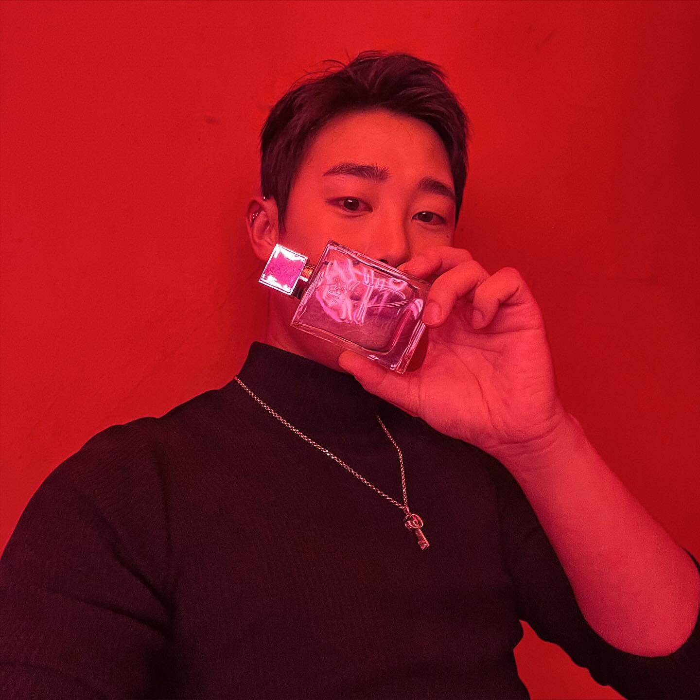 다슈에서 다슈 선데이코튼 향수를 선물해주셨어요 !
엄청 포근하고 깨끗한 느낌 이라서 데일리로 쓰기에도 좋을것같고 다른향수랑 레이어드해도 부담없을것 같아요 !
게다가 지속력도 좋은 솔리드퍼퓸 ! 잘사용할게요 감사합니다 !

#올리브영 #올리브영향수 #다슈 #선데이코튼 #향수추천 #남자향수#향수선물 #향스타그램#향기스타그램