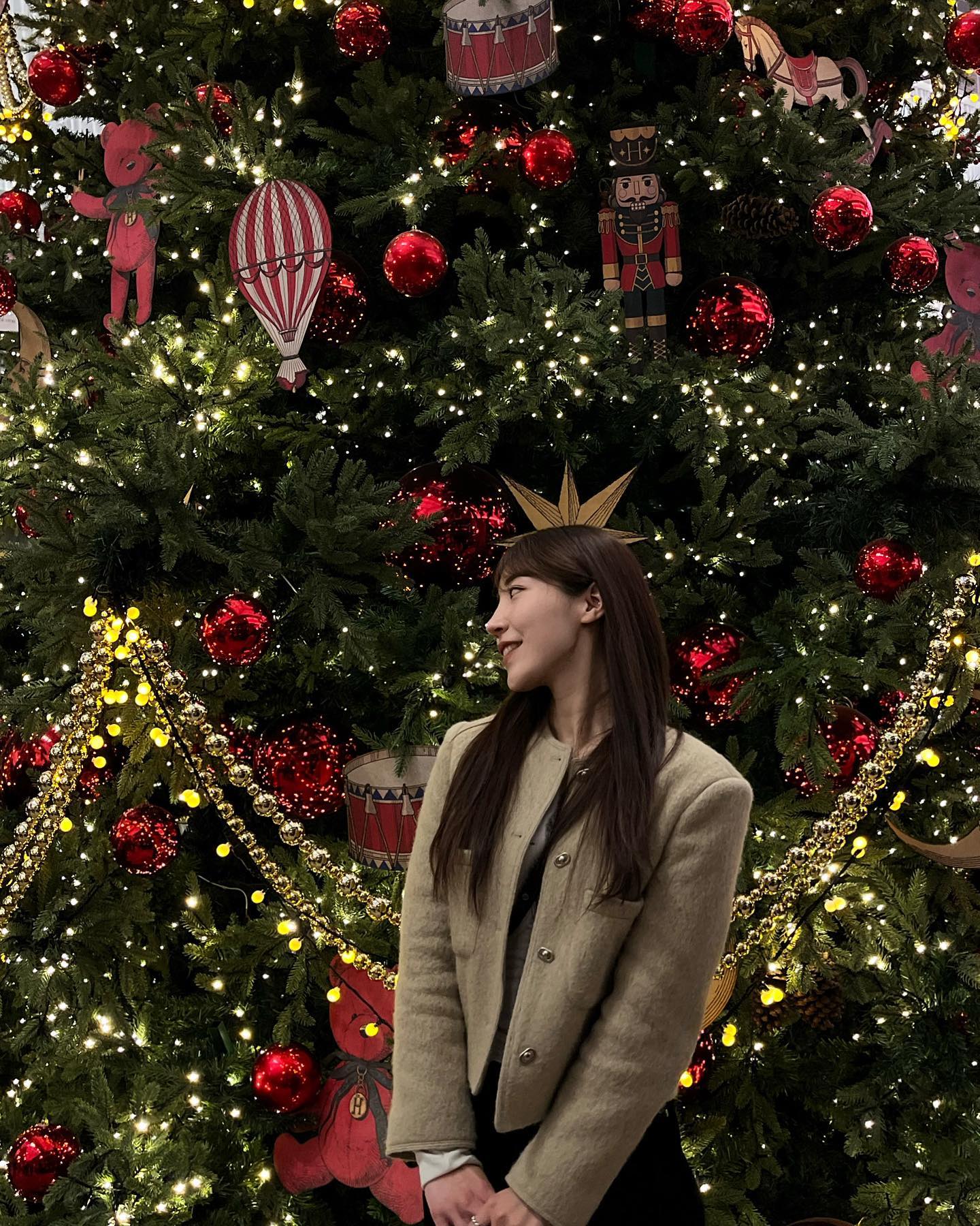 크리스마스는 그냥 크리스마스일 뿐이야,,,
그나저나 머리 그냥 갈색으로 둘까 아님 깜장으로 할까??🫠