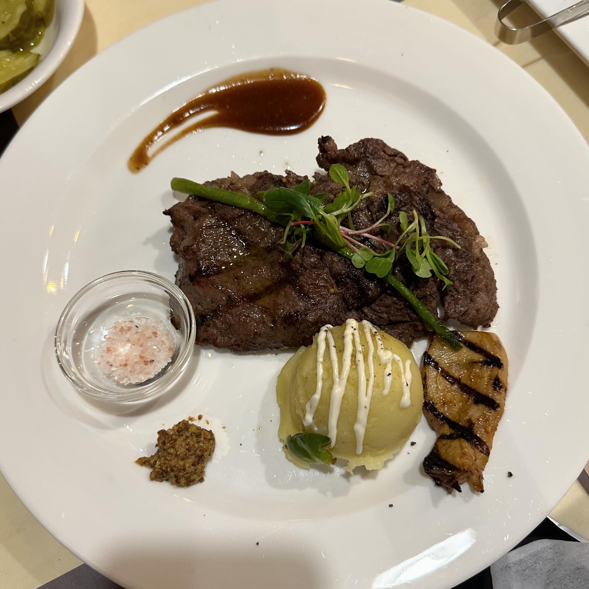오랜만에 스테끼 ~~~🔥

#먹스타그램 #데이트 #인천맛집 #스테이크