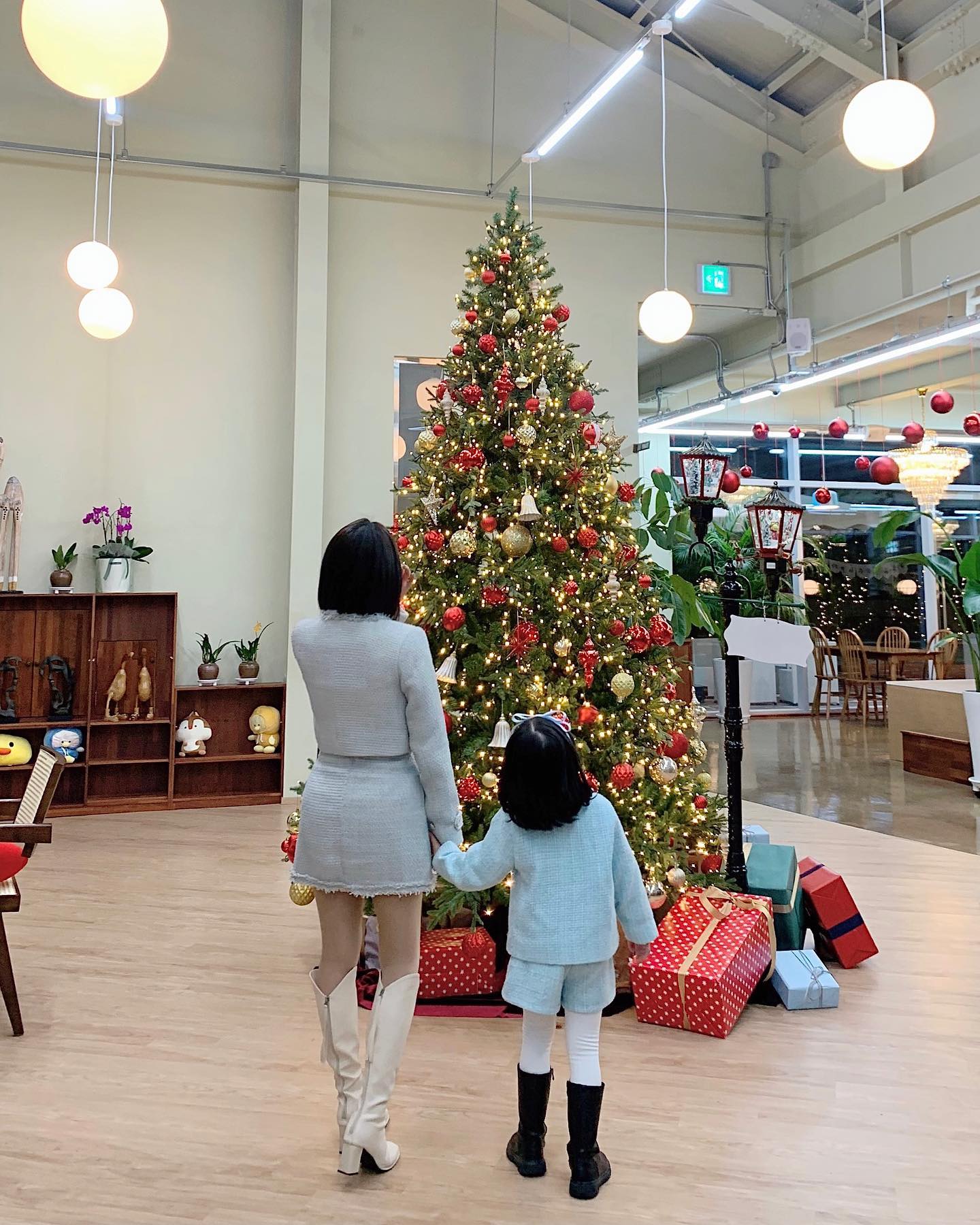 루다랑 미리 크리스마스 🎄❤️

#엄마와딸 
#맘커플룩 #커플룩 

#딸스타그램 
#6살 #루다공주👼🏻