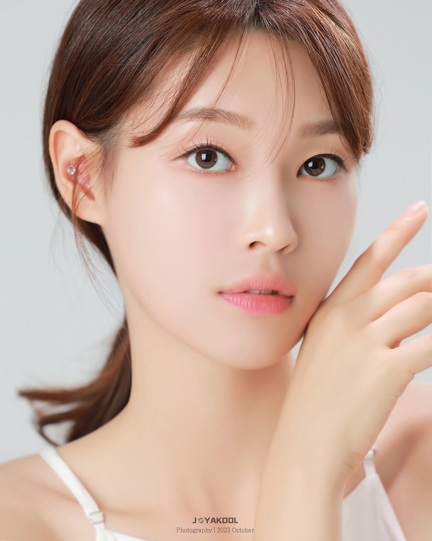 -
23년의 프로필 💗
매년 내 모습 기록하기 성공 👑

화사하고 자연스럽게 촬영해주셔서 감사해요✨