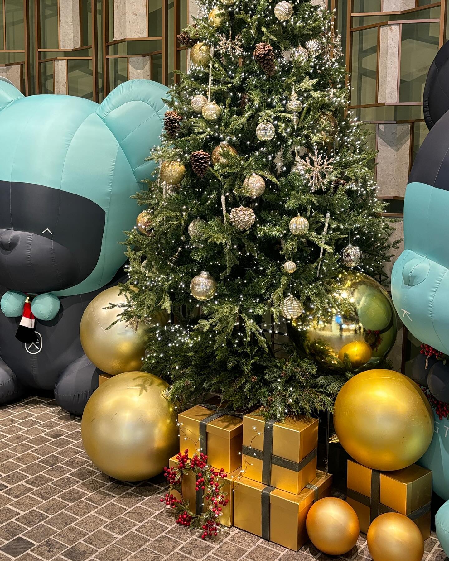 *
🎄 일단 추워지면 캐럴만 찾아 듣고 미리 설레다가 🦌
막상 크리스마스 당일 되면 아무렇지 않은 사람 = #나 ,, 😂
⠀⠀ 
✨ 핀터레스트 감성마냥 사진부터 찍고 냅다 배경사진까지 해버리기 ❤️💚