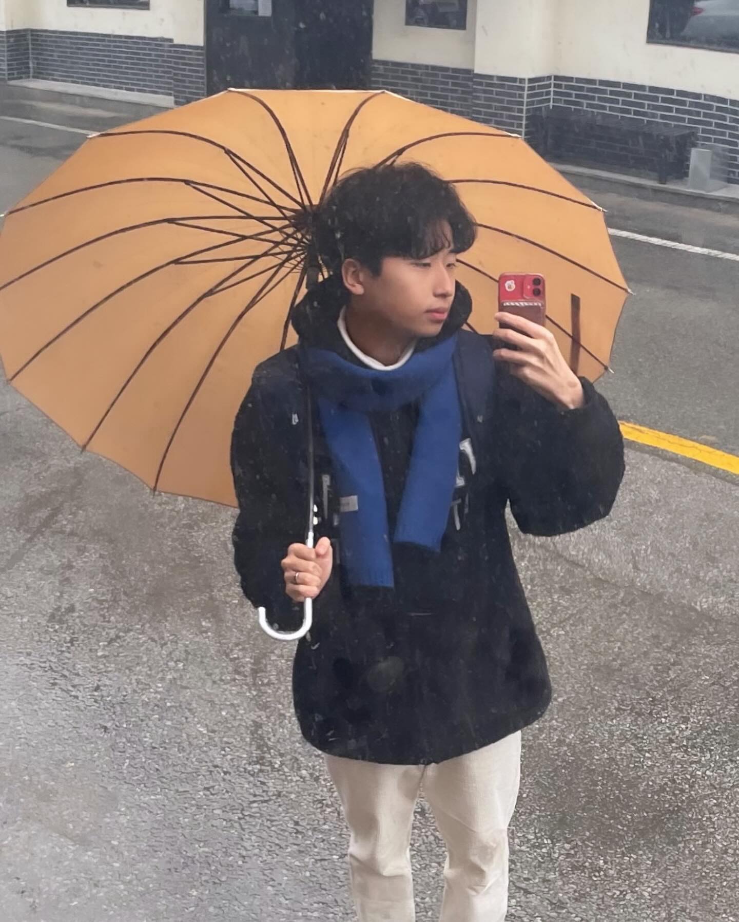 파랑색 목도리 샀어요 🧣어울리나요?