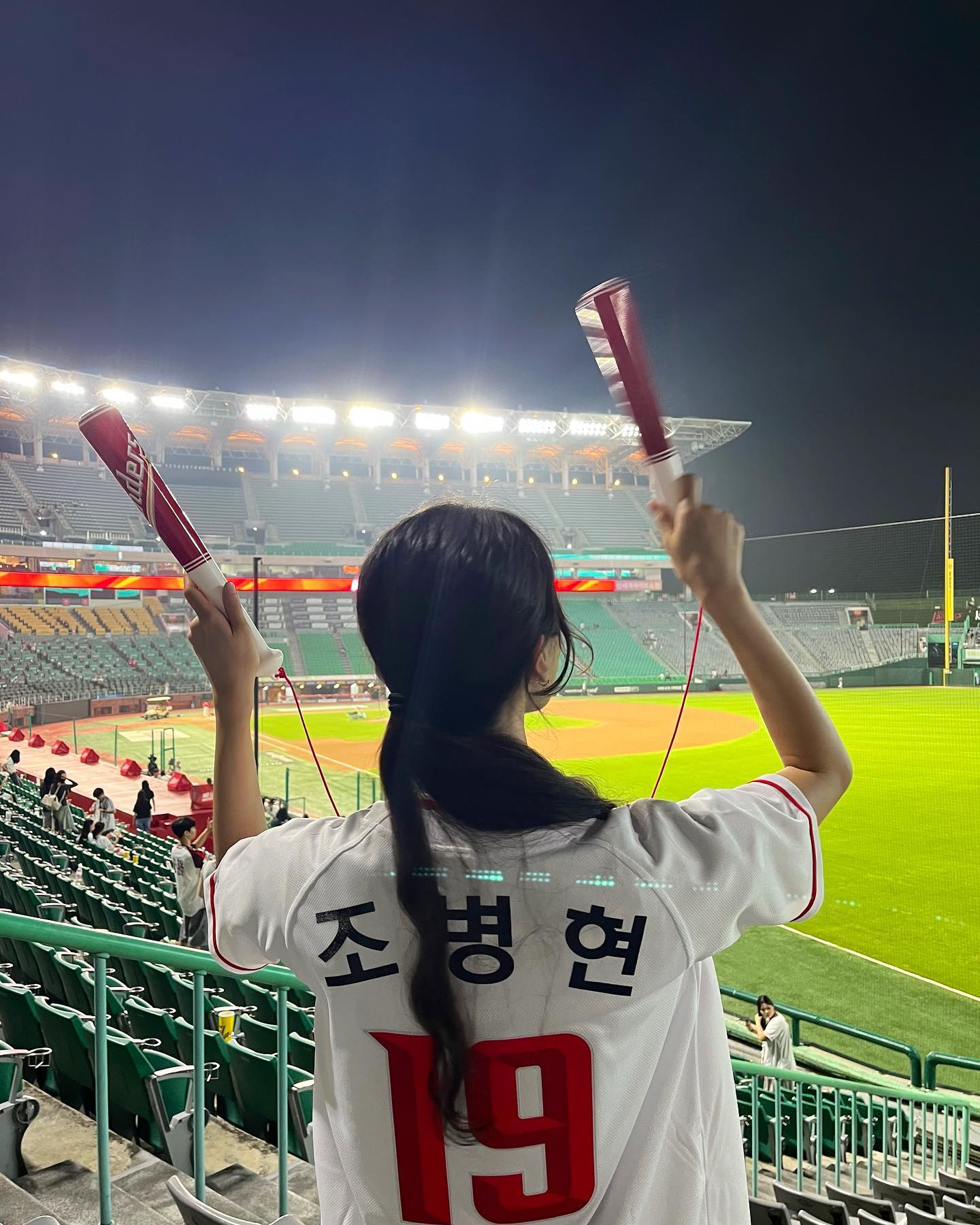 유니폼 내꺼인척 ,,🤭 
다음엔 일찍가서 내 사이즈 찾을테다.....
#ssg랜더스 #조병현 #240825