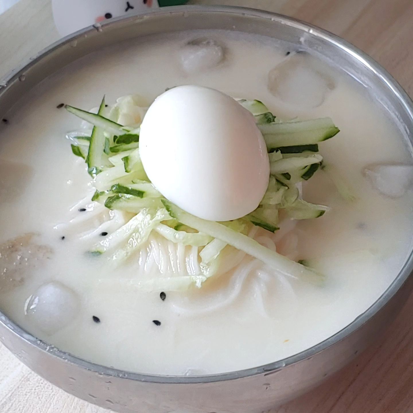 #콩국수 오랜만에 또 먹고 싶다
#여름 끝자락에 먹었던 #여름음식
#고소 하고 #맛있어

#일상 #소통 #맛스타 #맛스타그램 #먹스타 #먹스타그램 #식스타 #식스타그램 #식사 #맛점 #선팔 #맞팔 #선팔맞팔 #선팔은곧맞팔 #선팔하면맞팔가요 #daily #koreanfood #f4f #f4follow