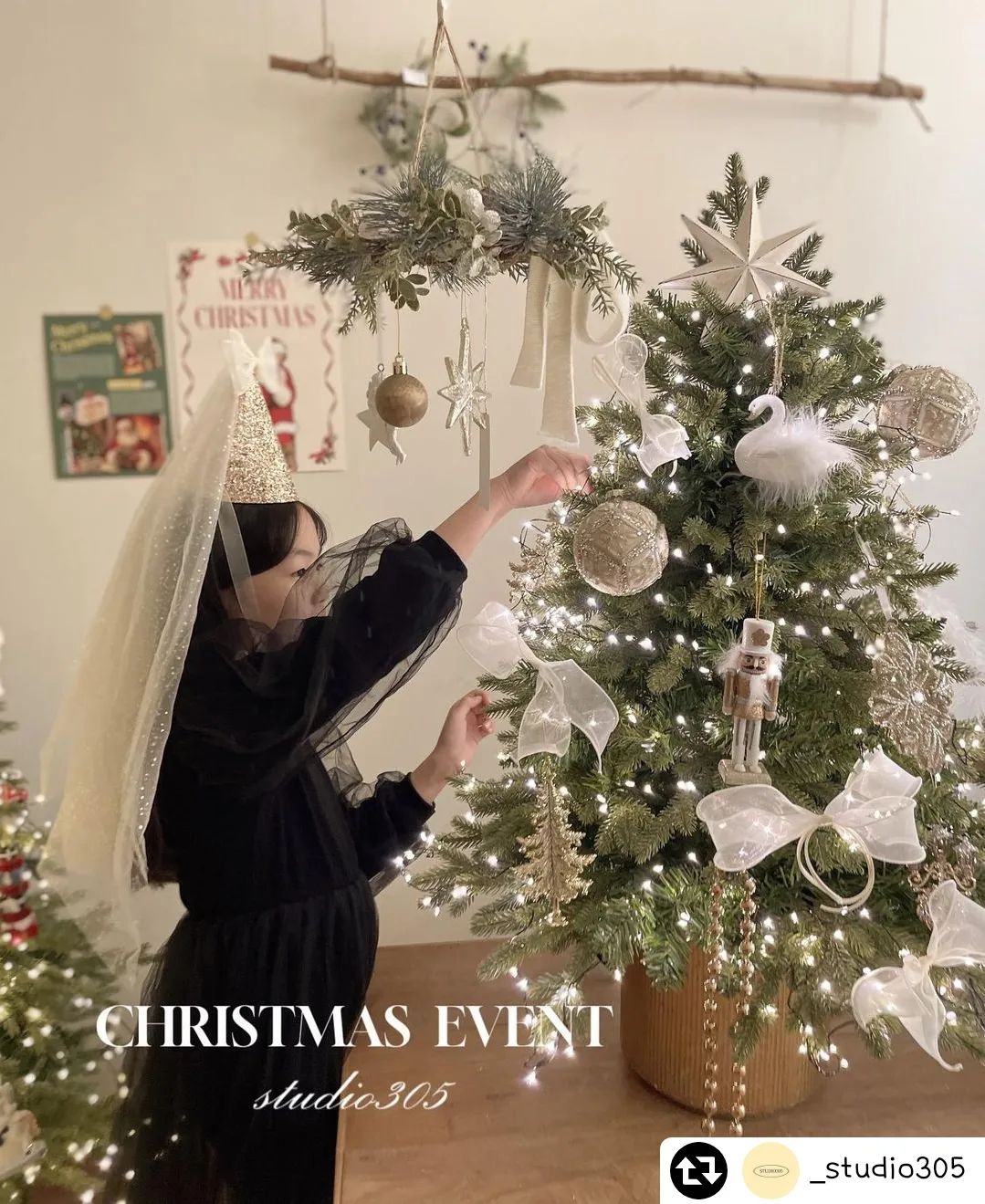 🤍

방에 두기 딱 좋은 사이즈의 
_studio305 '2023 로맨틱 화이트골드 트리' 🌲✨

밈미홈의 화이트톤의 침실에 
고급스러운 감성을 더해주고 싶어서 이벤트를 신청해요
୧( “̮ )୨✧

.
.
.
#밈미홈 
#이벤트 #참여 #스튜디오305
#트리 #크리스마스트리 #로맨틱화이트골드