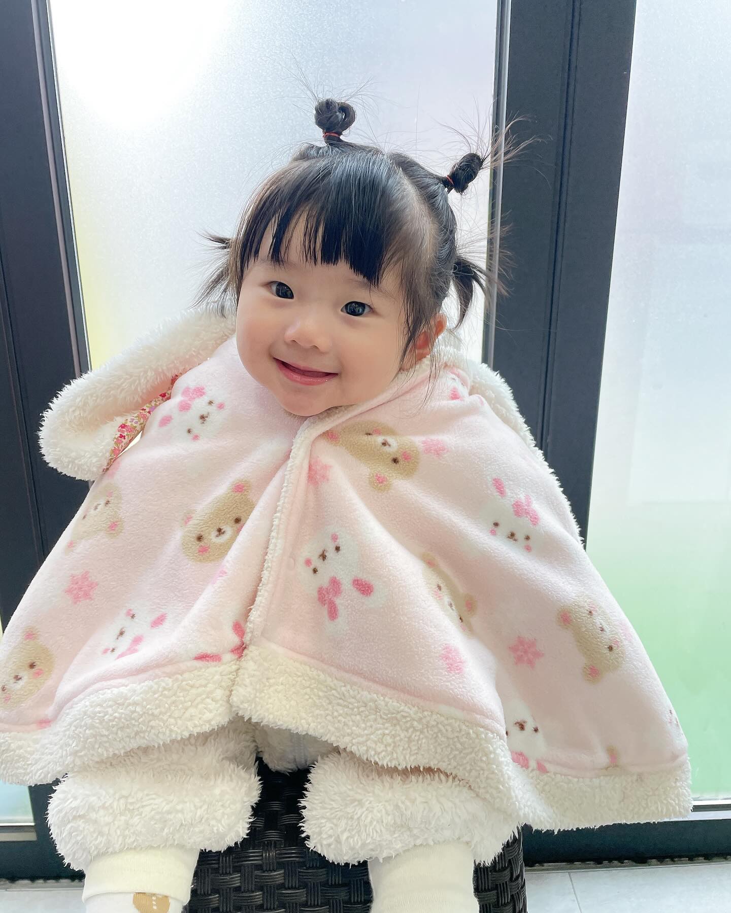+245 d ◡̈ෆ 

오늘의 기얌빵댕쓰 🫶🏻

머리묶어주느라 아침마다 전쟁이지만
포기모태...🥺🩷

열심히 밀고다니고 잡히면 붙잡고 서려고 난리지만
움직이는 트롤리에 놀란 신셔니 ㅋㅋㅋㅋㅋ

마지막은 비엠따블유 타는 6갤의 띠우와 7갤의 셔니 💛