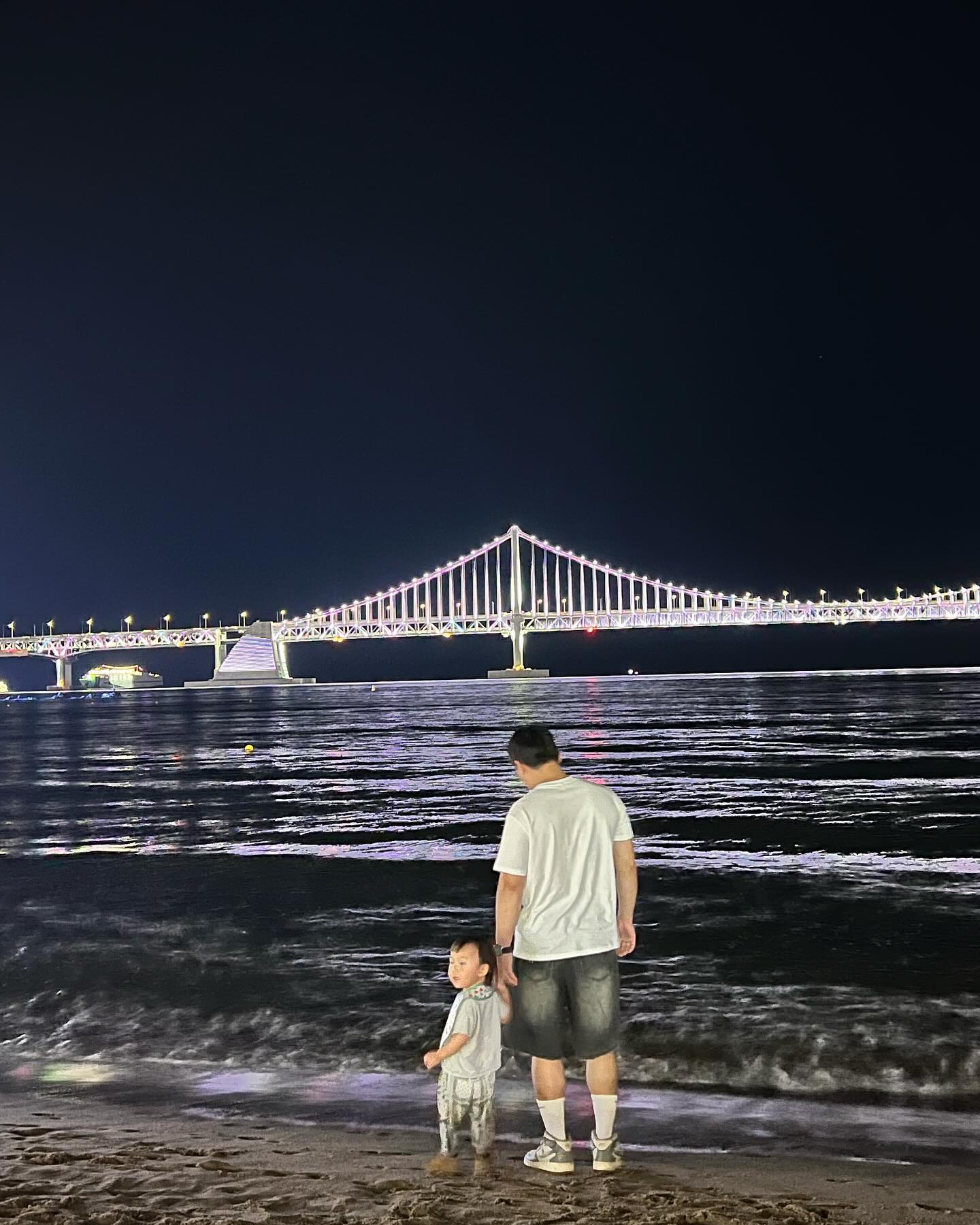 #아빠와딸👶🏻
광안리 드론쇼!
라엘이 신기한지 집중 최고!
언제 이렇게 컸노..